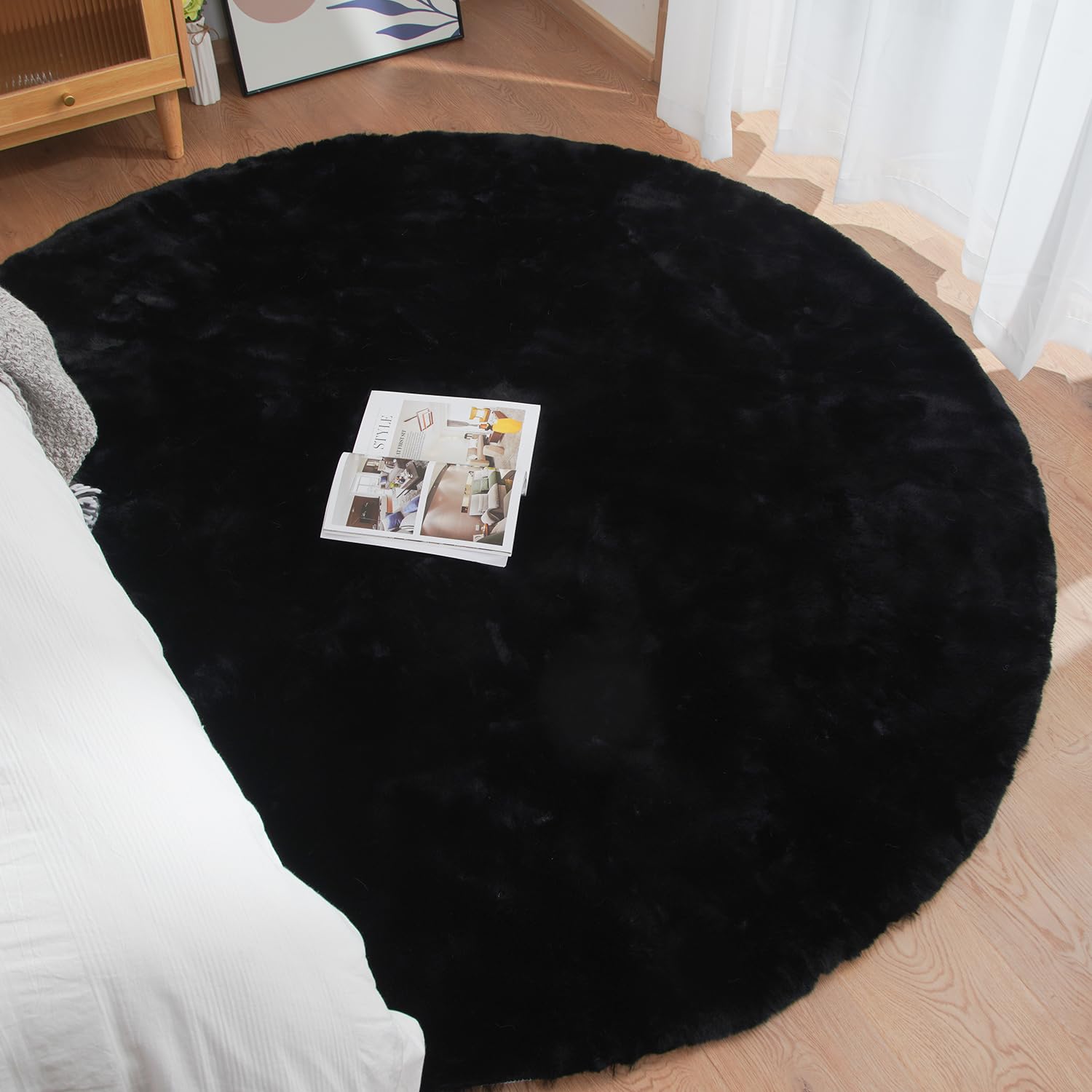6ft Round Faux Rabbit Fur Rug - Soft Fluffy Area Rug for Bedroom, Living Room, Teen Room - Machine Washable Black Faux Fur Carpet - Perfect for Cozy Home Decor & Floor Comfort