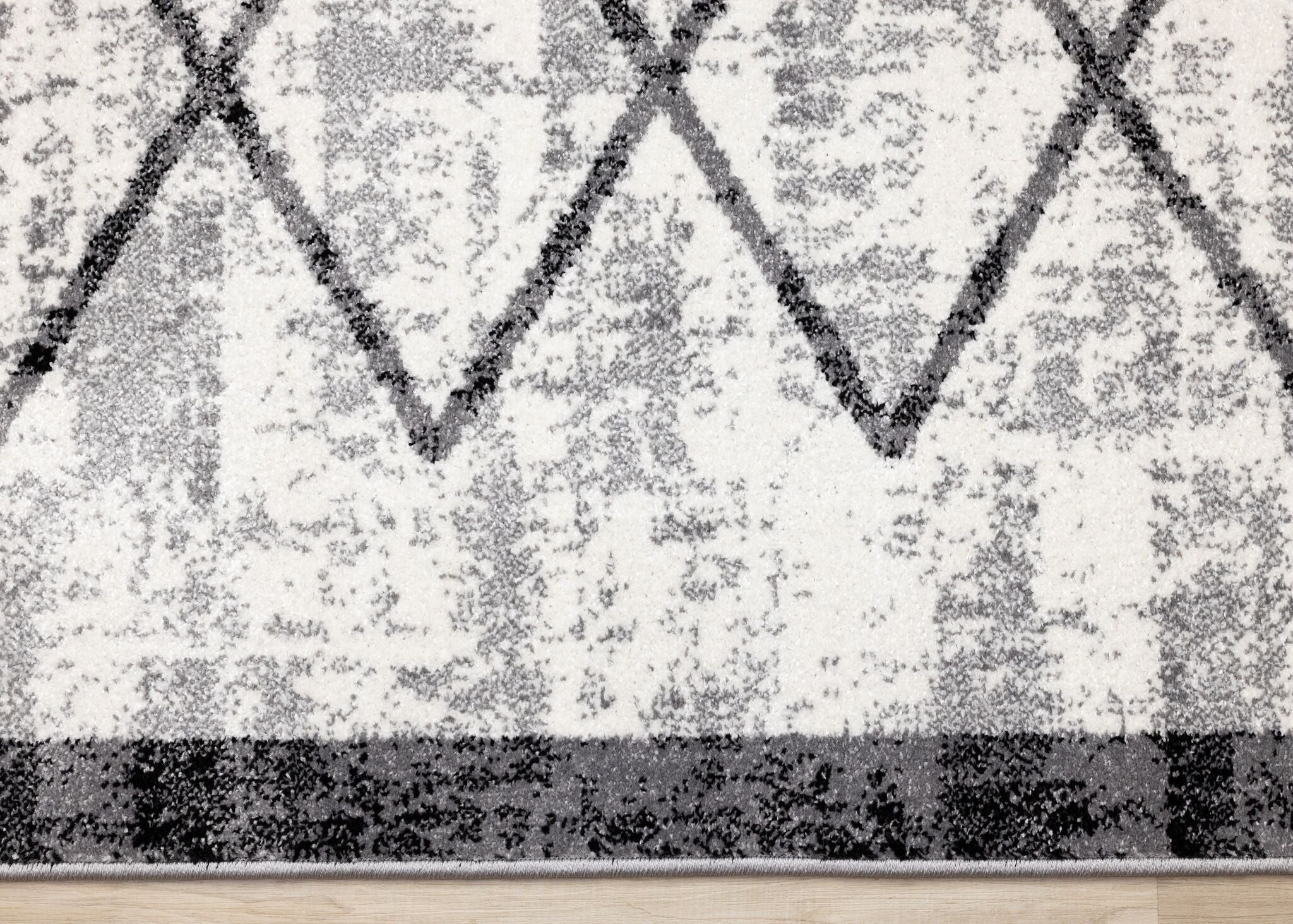 Ashwood 5'3 x 7'7 Distressed Lattice Area Rug in Grey, Black & White - Perfect for Living Room, Bedroom or Office Decor
