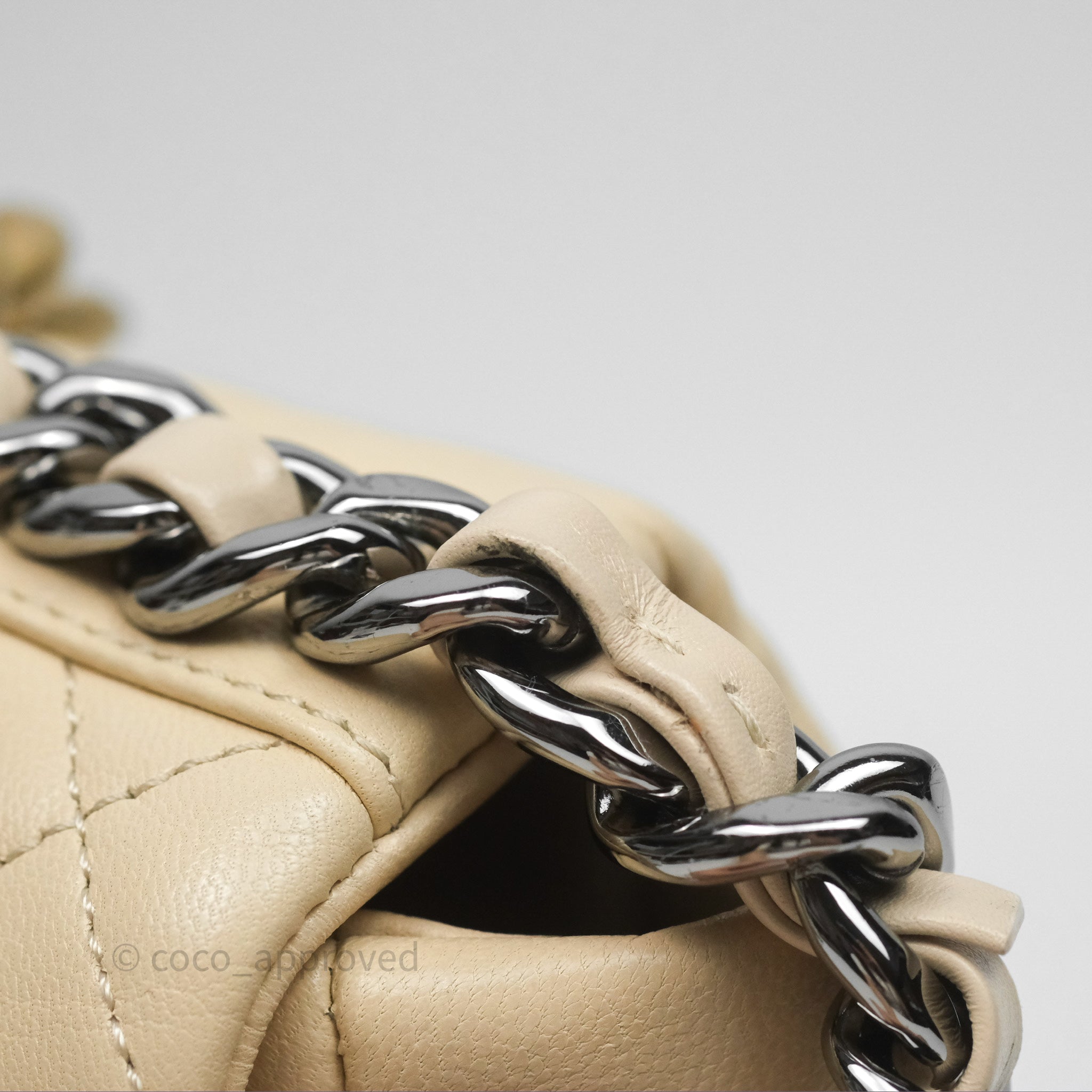 Chanel 19 Small Beige Handbag with Mixed Hardware - Luxury Designer Shoulder Bag for Women, Perfect for Everyday Use & Special Occasions