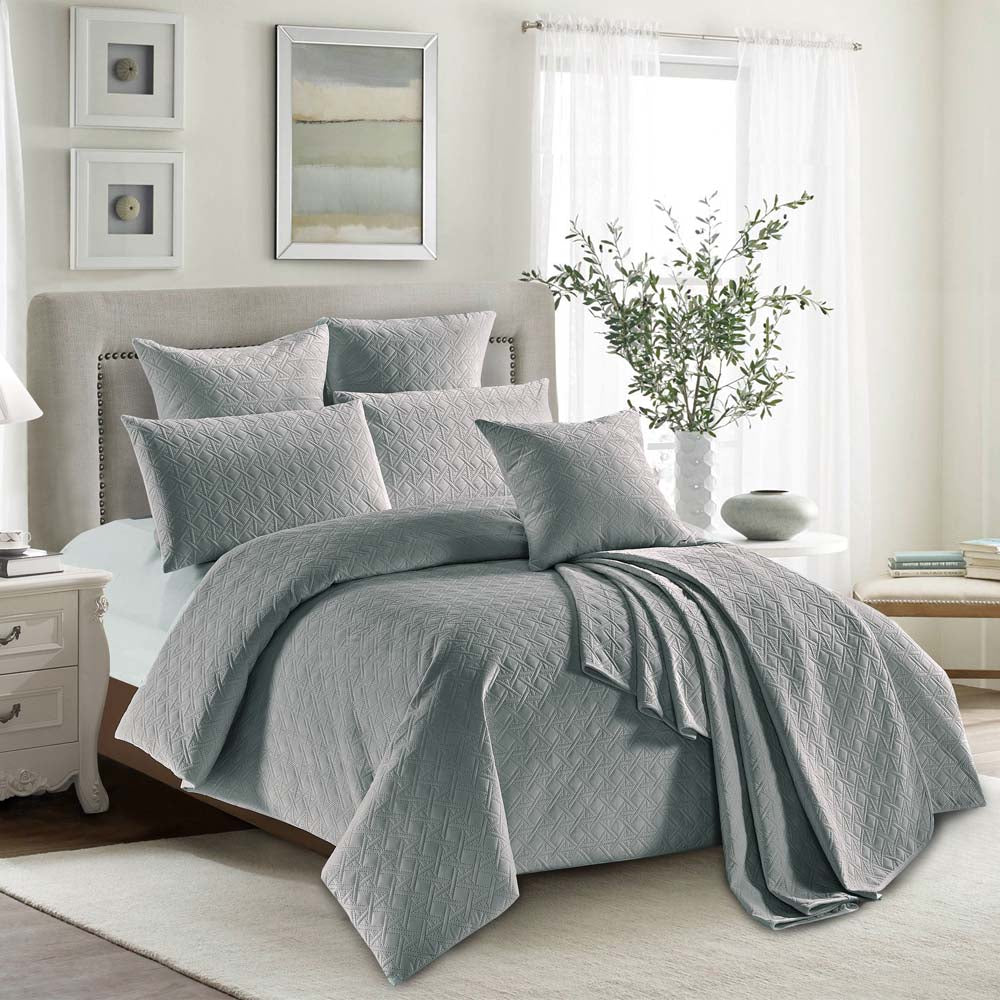 Luxury Heavenly Grey Quilt Cover Set - Queen Size Bedding Set for Soft & Comfortable Sleep | Perfect for Master Bedroom, Guest Room & Hotel Decor