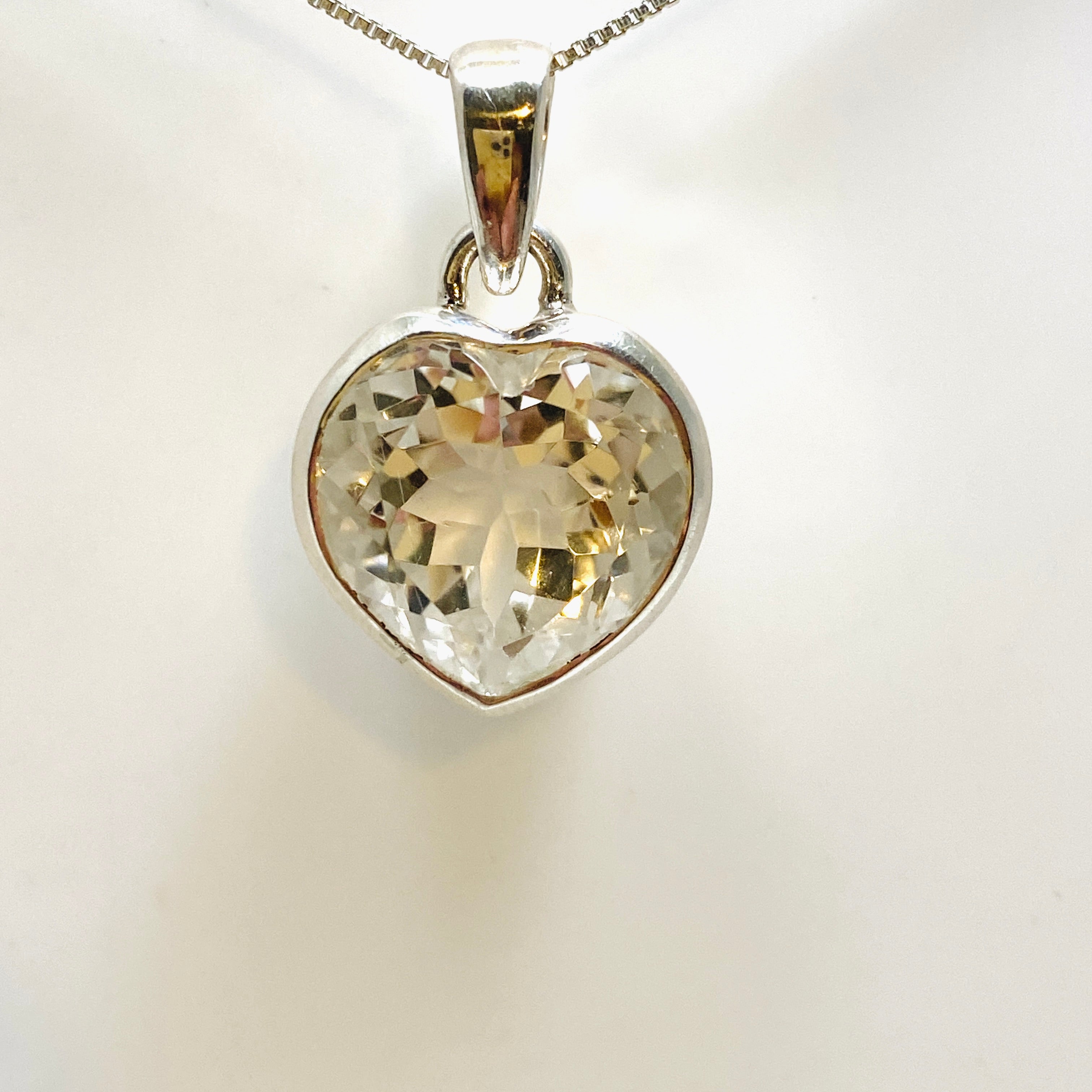 Natural Clear Quartz Heart Faceted Pendant Necklace PPGJ806 - Elegant Healing Crystal Jewelry for Meditation, Gifts & Spiritual Energy