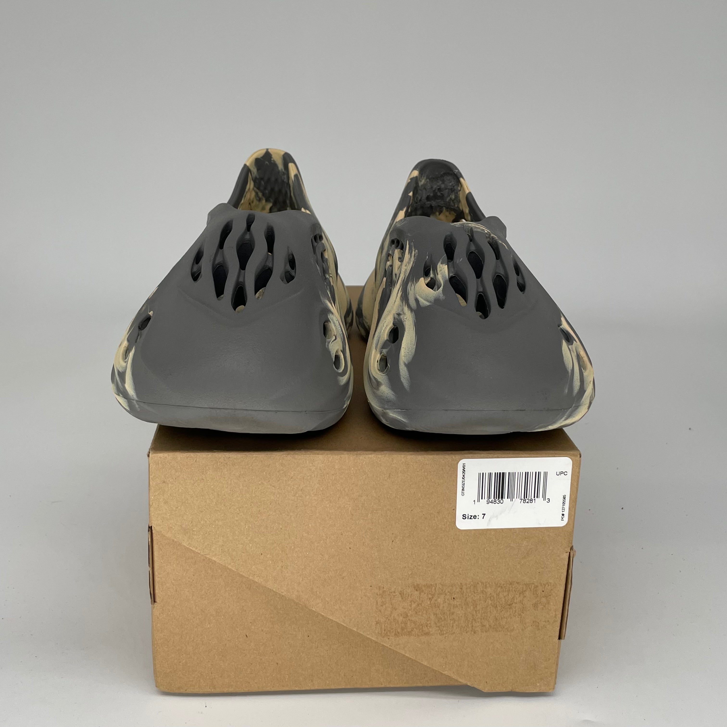 Adidas Yeezy Foam Runner MX Moon Gray Men's Size 7 GV7904 - Comfortable & Lightweight Slip-On Sneakers for Running, Walking & Casual Wear