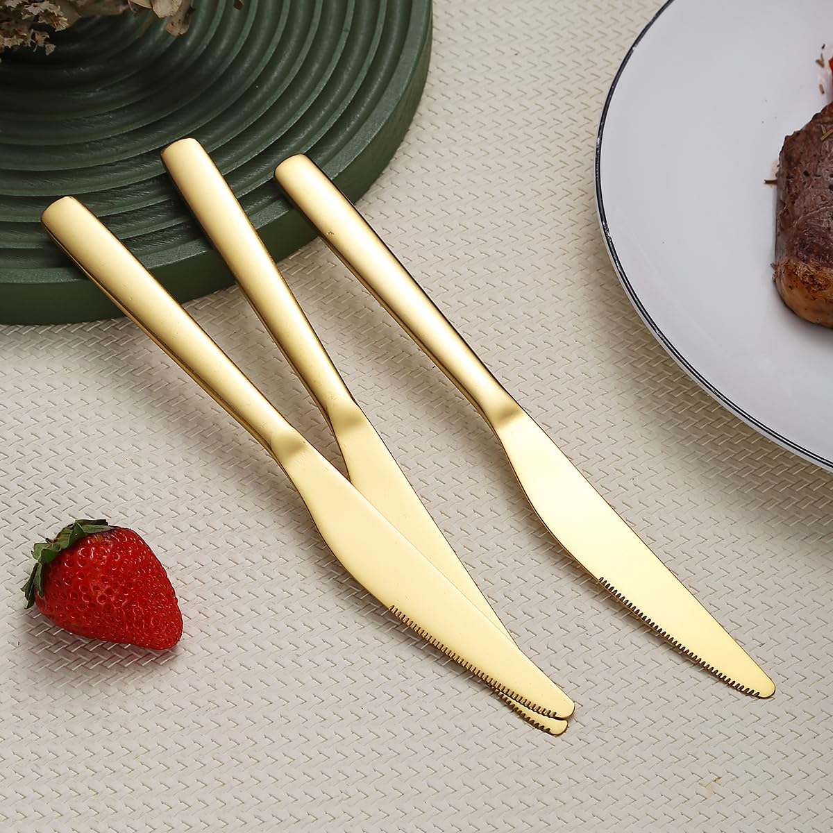 Evanda 12-Piece Gold Dinner Knives Set - Titanium Plated Stainless Steel Butter & Steak Knives - Elegant Flatware Silverware Cutlery Set - Dishwasher Safe - Perfect for Wedding, Restaurant & Fine Dining