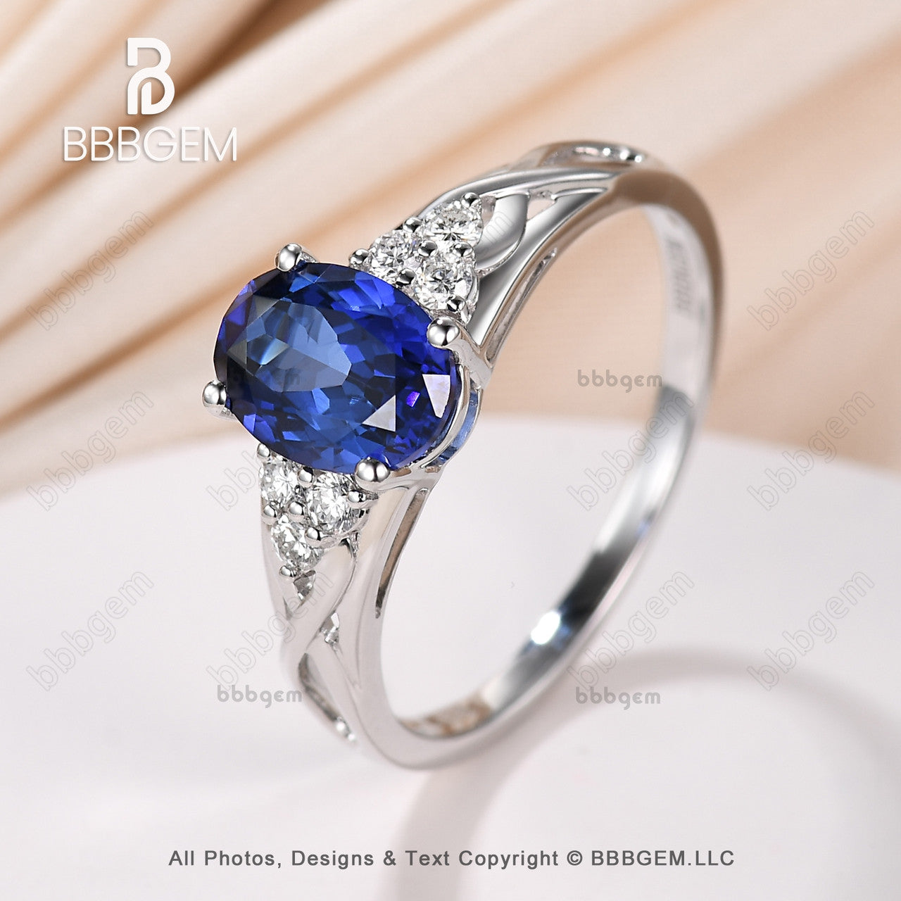 Exquisite Cluster Blue Oval Cut Sapphire & Diamond Engagement Ring for Women – Perfect for Proposals, Anniversaries & Special Occasions