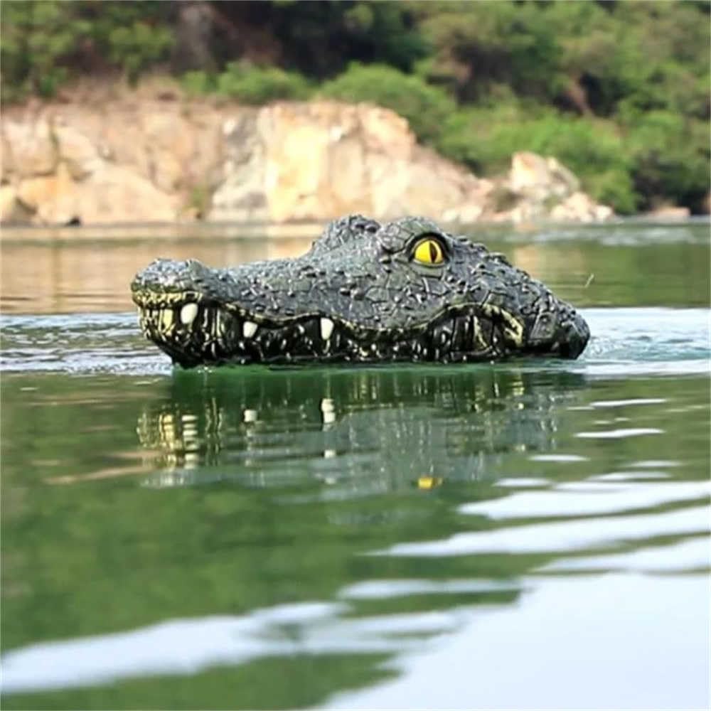 2.4GHz Remote Control Alligator Head Boat Toy - Realistic Swimming Alligator Prank Gadget for Pool, Lake & Parties - Fun Water Toy for Kids & Adults (1PC) - Perfect for Halloween Pranks, Pool Parties & Outdoor Water Play