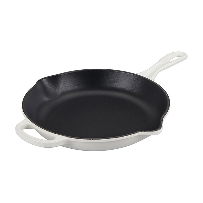 Le Creuset Signature 10.25 Inch Enameled Cast Iron Skillet - Premium Non-Stick Cookware for Searing, Baking & Frying - Perfect for Stovetop, Oven & Grill Use