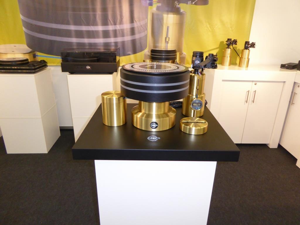 Kuzma Stabi XL DC High-End Turntable - Premium Vinyl Record Player for Audiophiles & Music Enthusiasts - Perfect for Home Audio Systems, Recording Studios & Hi-Fi Setups