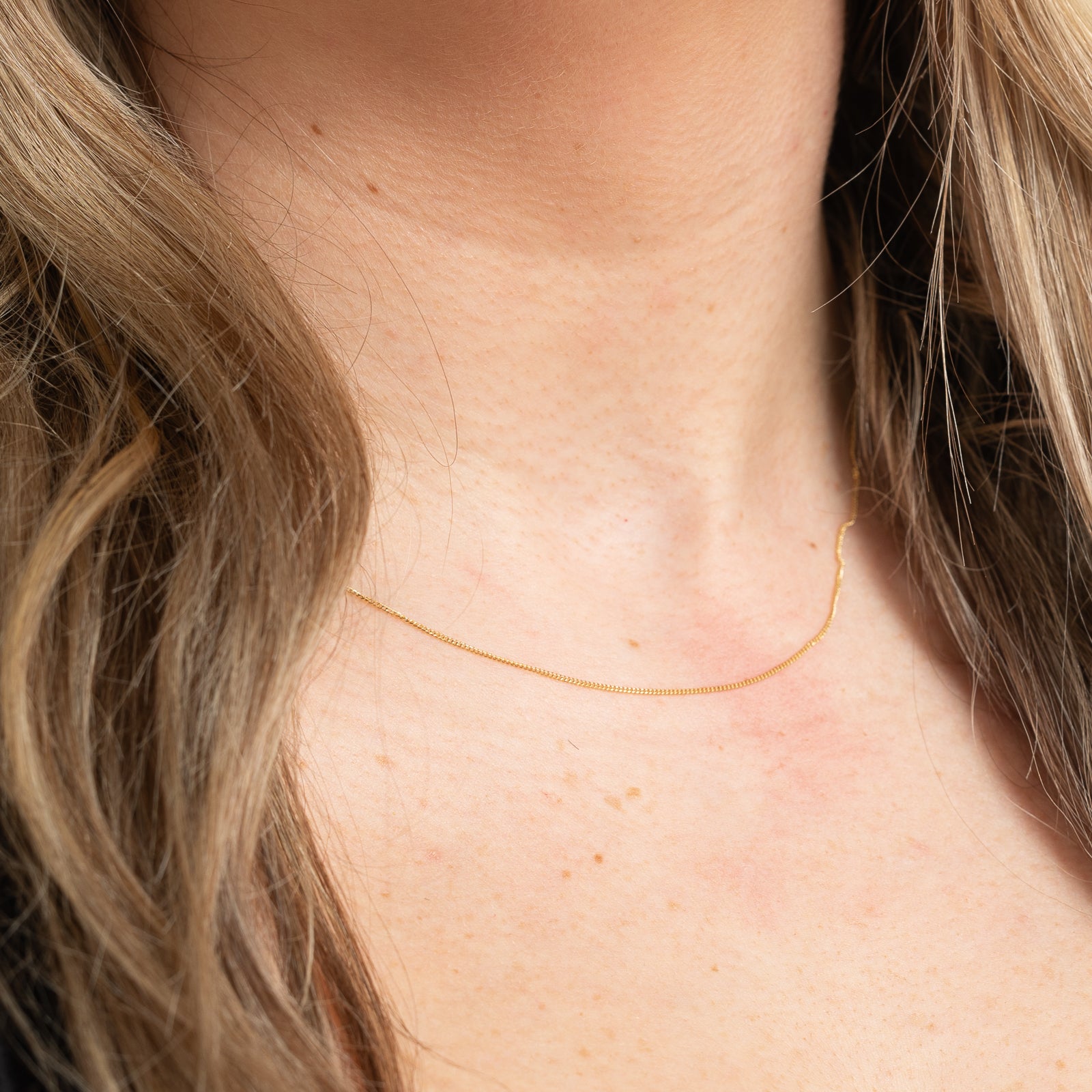 10K Yellow Gold Curb Link Chain - 0.90mm Thin Dainty Necklace for Women - 16 Inch Adjustable Length - Perfect for Layering, Everyday Wear & Gift Giving