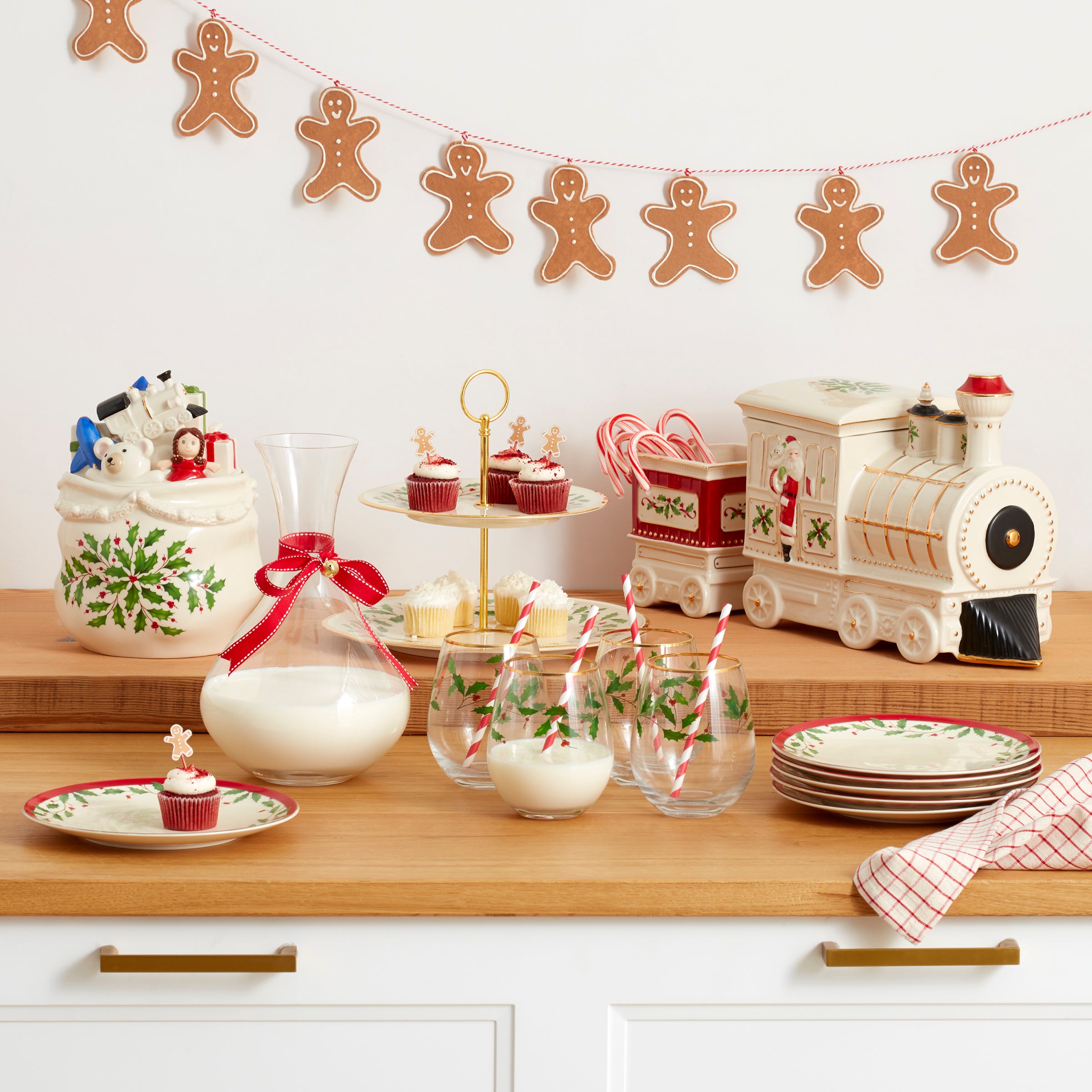 5-Piece Holiday Train Serving Set - Perfect for Christmas Dinner, Party Platters & Festive Gatherings