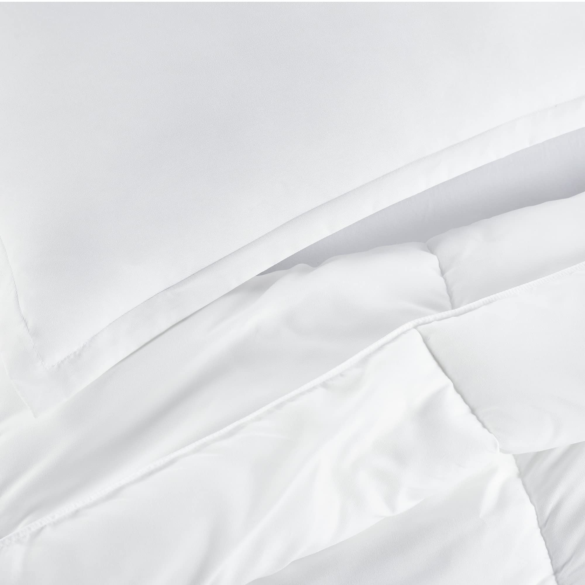 SERTA Simply Clean Ultra Soft Hypoallergenic 3-Piece Comforter Set - Full/Queen Size, White - Breathable Bedding for Allergies & Sensitive Skin - Perfect for Master Bedroom, Guest Room & Dorm