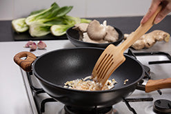 28cm Non-Stick Carbon Steel Wok Pan with Glass Lid - Perfect for Stir-Frying, Deep Frying & Asian Cooking - Induction Compatible Kitchen Cookware