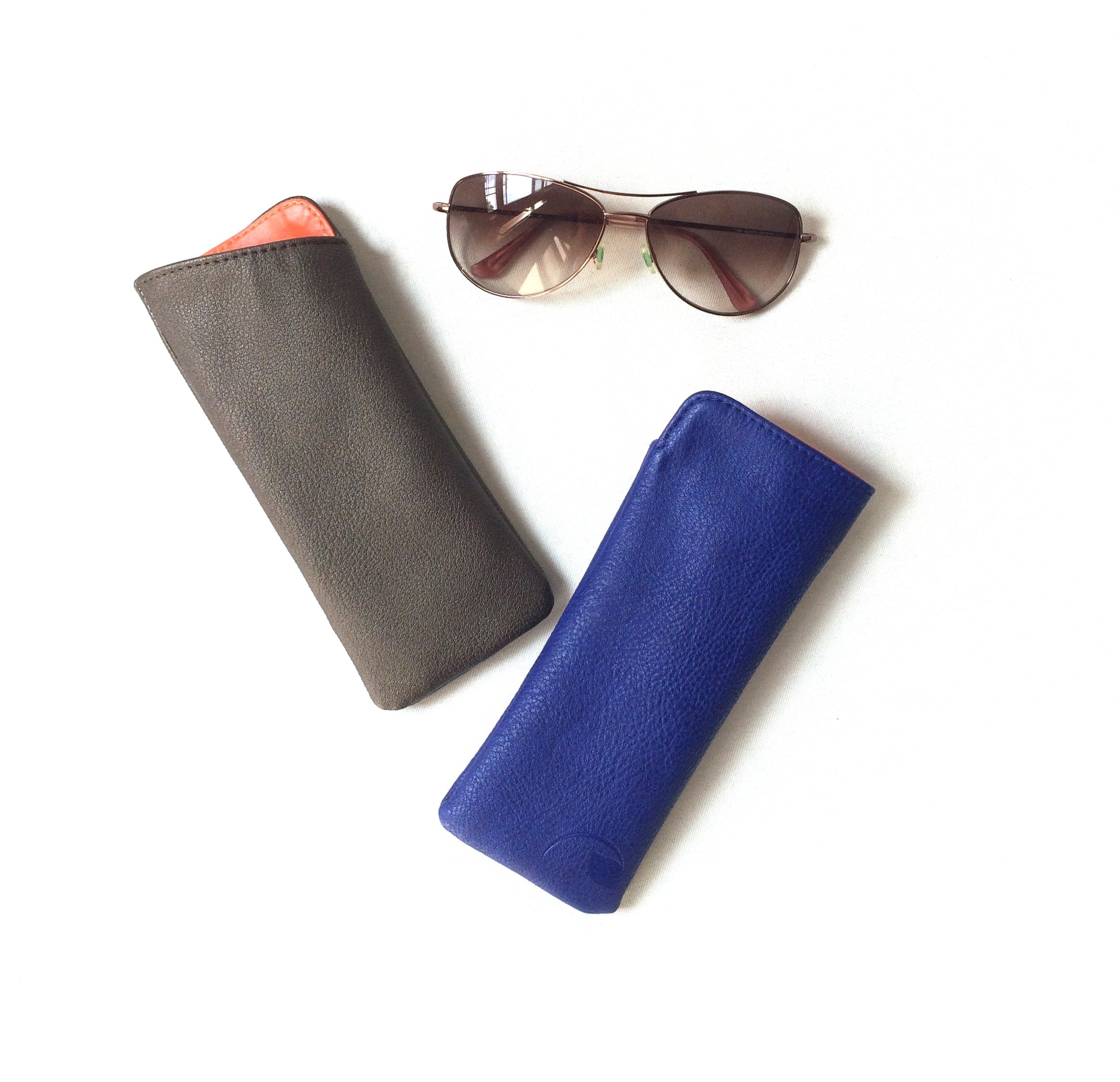 Hoyt Vegan Leather Sunglasses Case - Padded Protective Cover for Eyewear in Graphite & Royal Blue | Travel, Beach & Outdoor Accessories