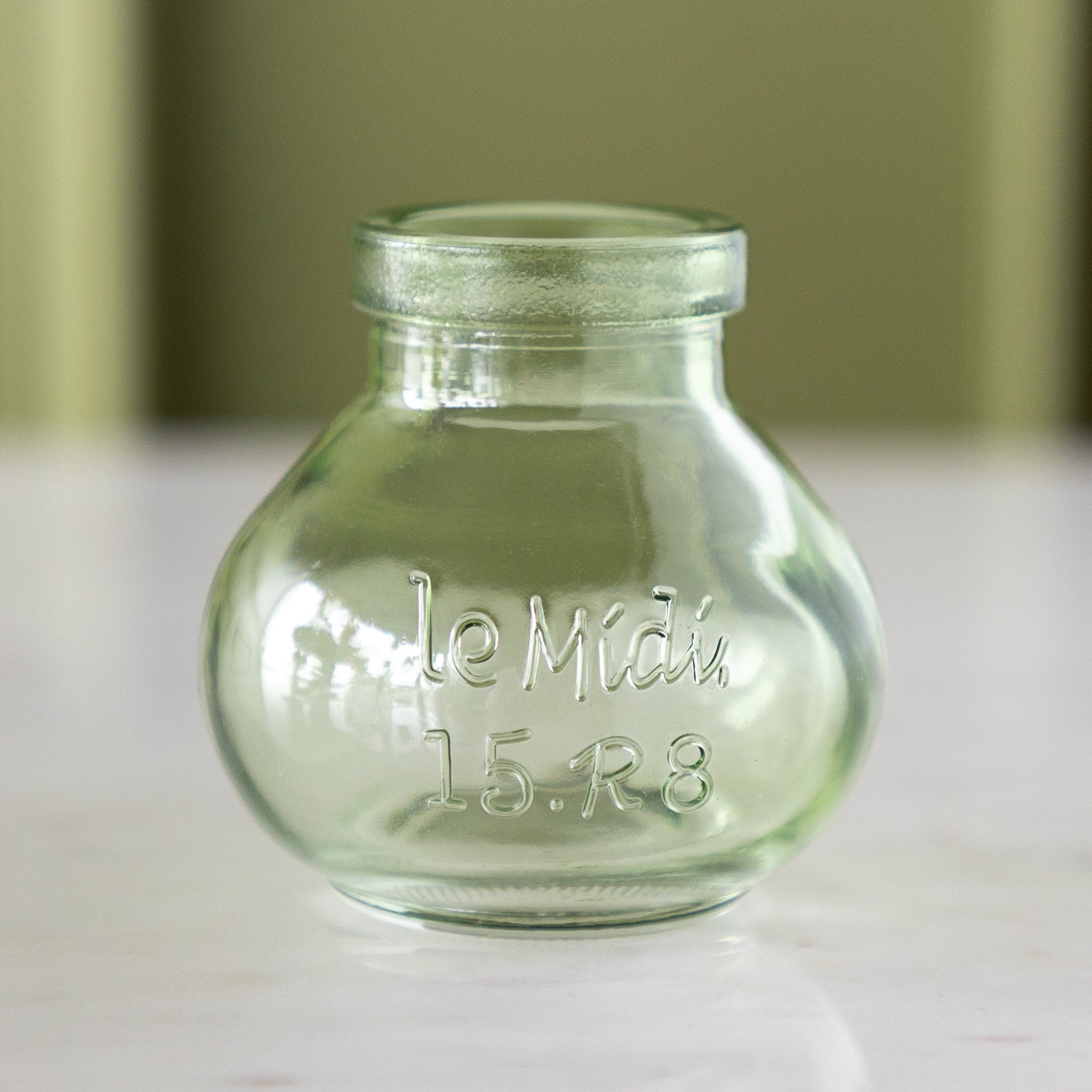 Elegant Green Glass Bud Vase - Small Floral Arrangement Centerpiece for Weddings, Home Decor & Tabletop Displays