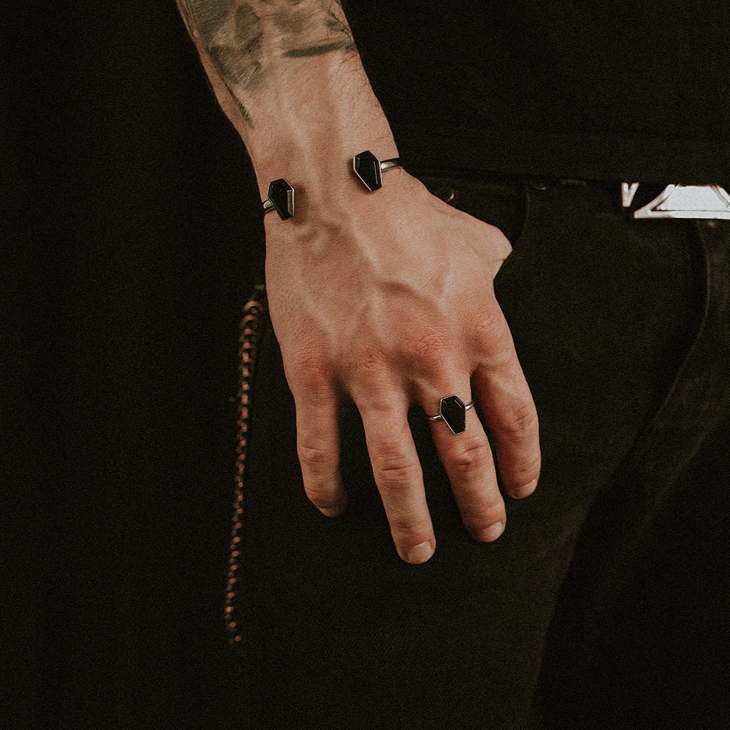 Stylish Crypt Coffin Bangle Bracelet - Gothic Jewelry for Women & Men - Perfect for Halloween, Cosplay, and Dark Fashion Accessories