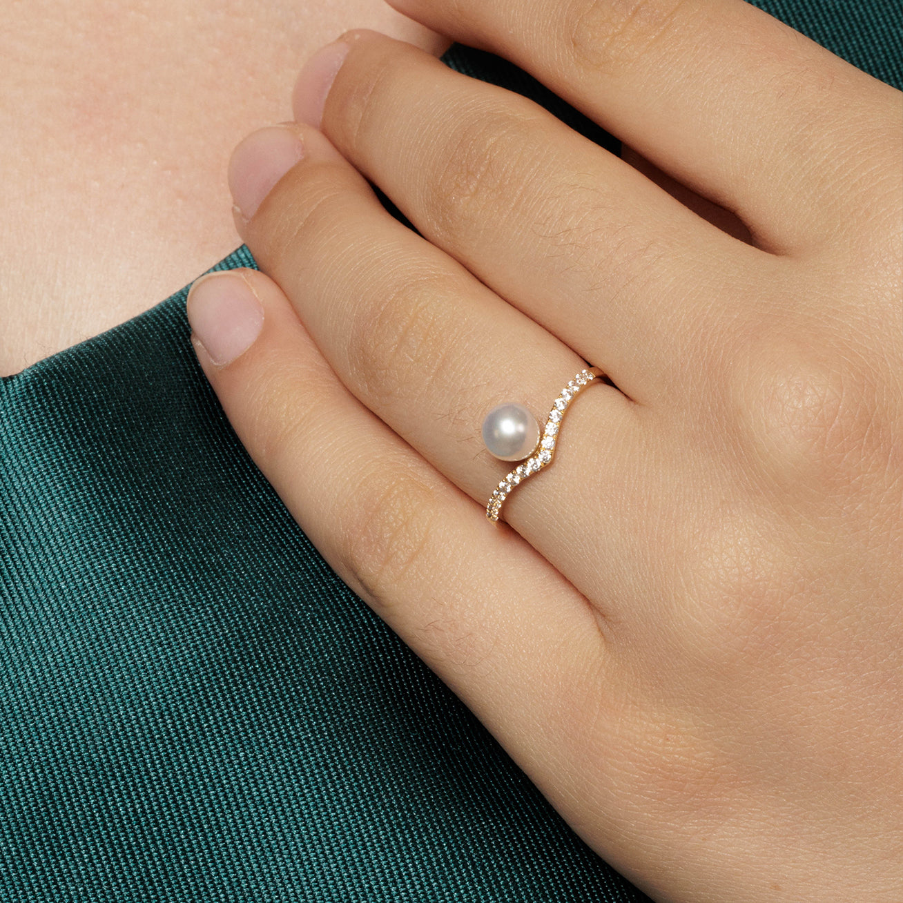 18K Gold Freshwater Pearl Ring for Women - Elegant Pearl Jewelry Gift for Anniversary, Birthday & Wedding - KR00039 | Perfect for Bridal, Party & Special Occasions