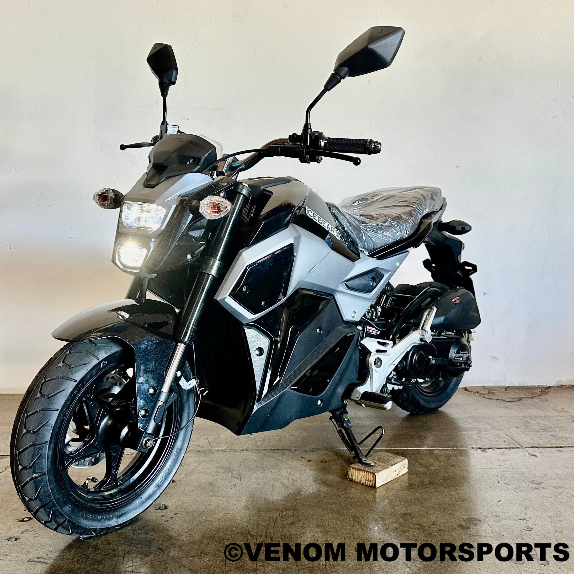 Venom Mini Max 50cc Automatic Motorcycle - Lightweight & Fuel Efficient for Commuting, Campus Riding & Urban Transportation