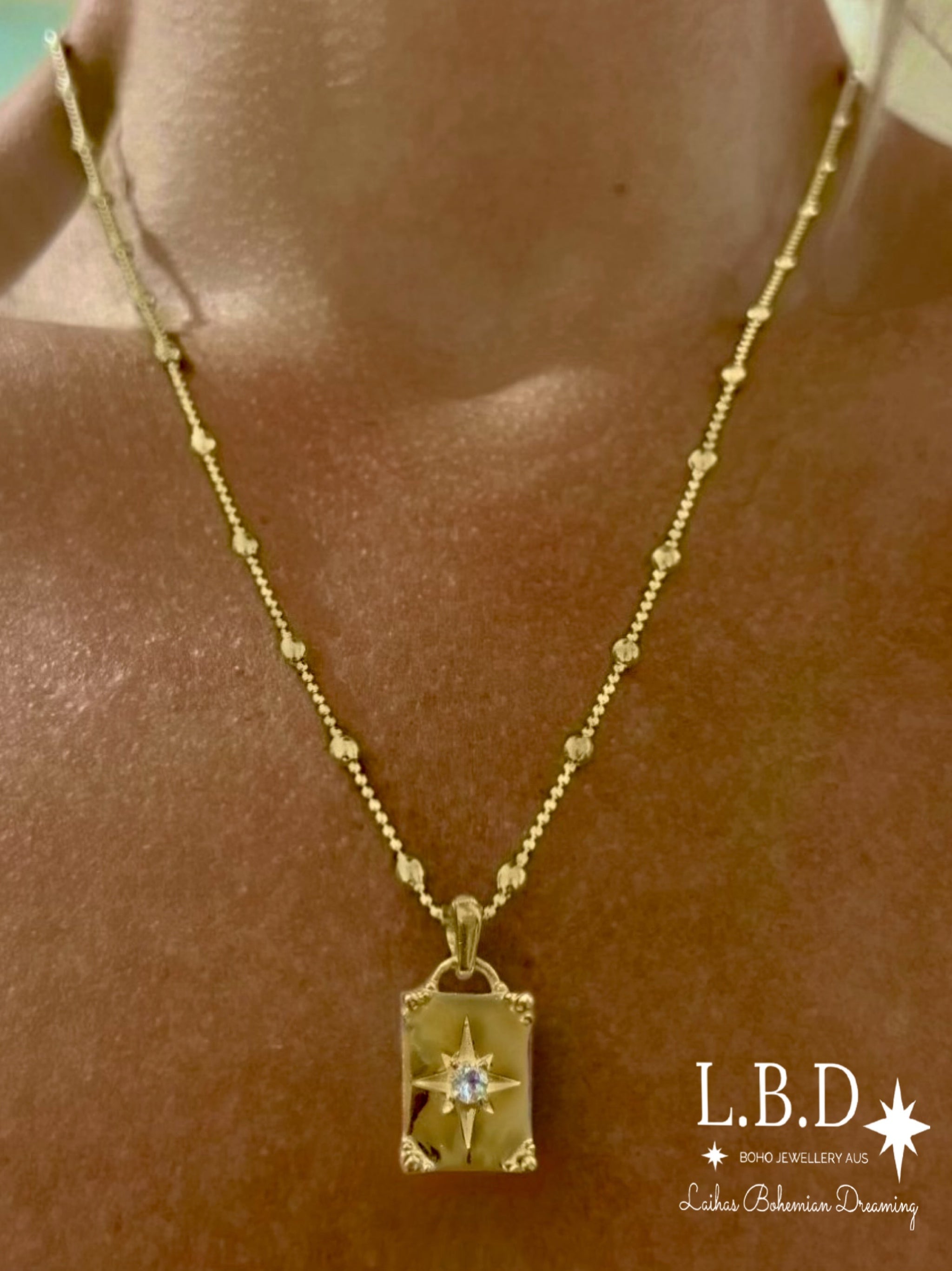 Laihas Prestige Celestial Gold White Topaz Crystal Necklace for Women - Elegant Birthstone Jewelry Gift for Birthday, Anniversary & Special Occasions