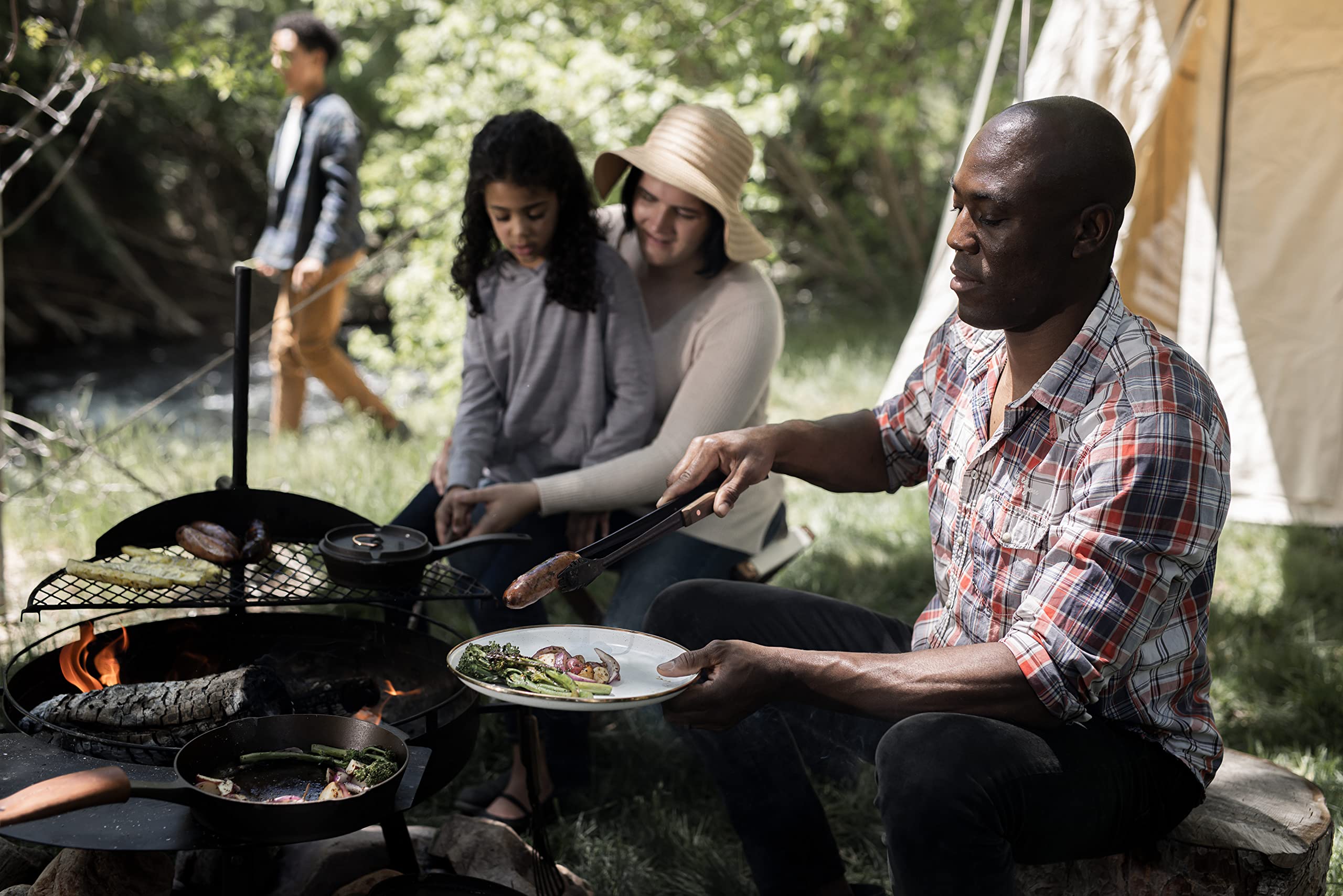 Barebones 10-Inch Cast Iron Skillet Set with Dutch Oven Lid - Pre-Seasoned Camping Cookware for Outdoor Cooking, Backpacking & Dutch Oven Baking - Perfect for Campfires, RV Trips & Home Kitchen Use