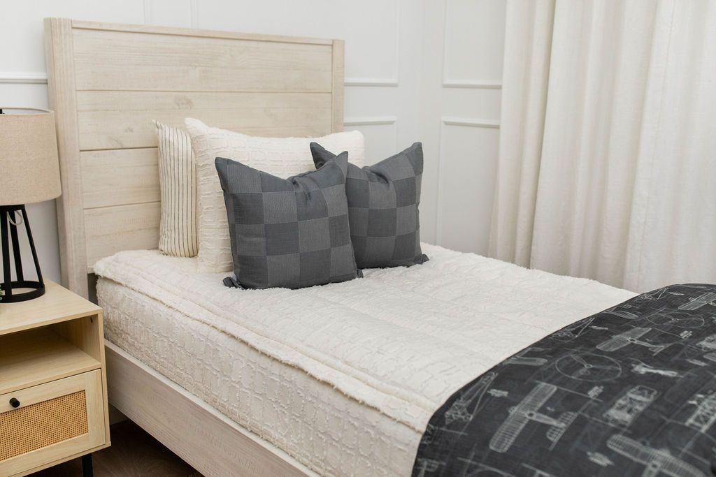 Premium Soft Fleece Ace Blanket - Ultra Cozy & Warm for Winter - Perfect for Bed, Sofa, Camping & Gifts