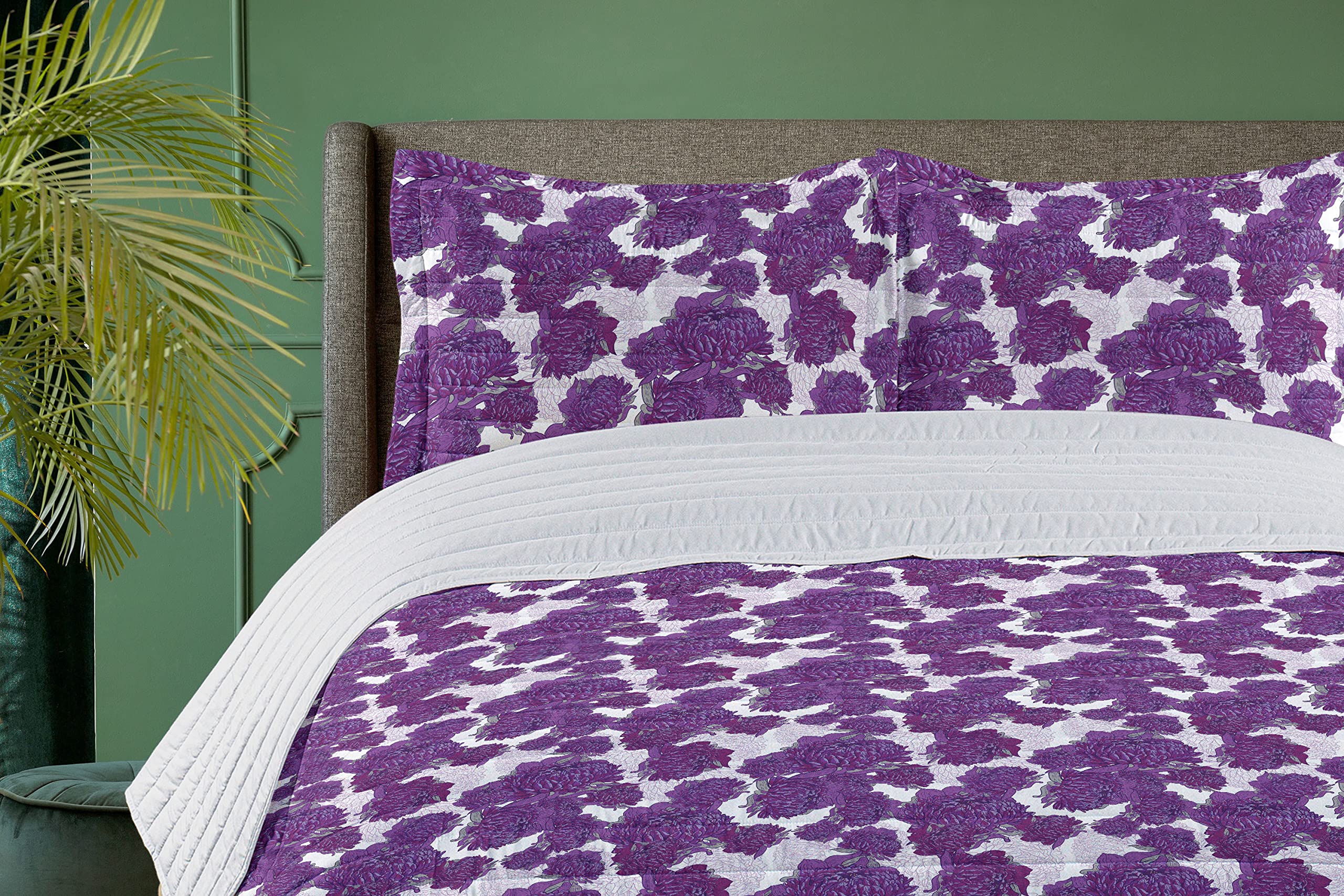 Ambesonne Mauve Microfiber Bedspread Set - Vibrant Allium Flower Petals Design, Abstract Bohemian Style, Queen Size Purple & White Bedding with Pillow Shams & Comforter | Perfect for Bohemian Bedrooms, Guest Rooms & Cozy Home Decor