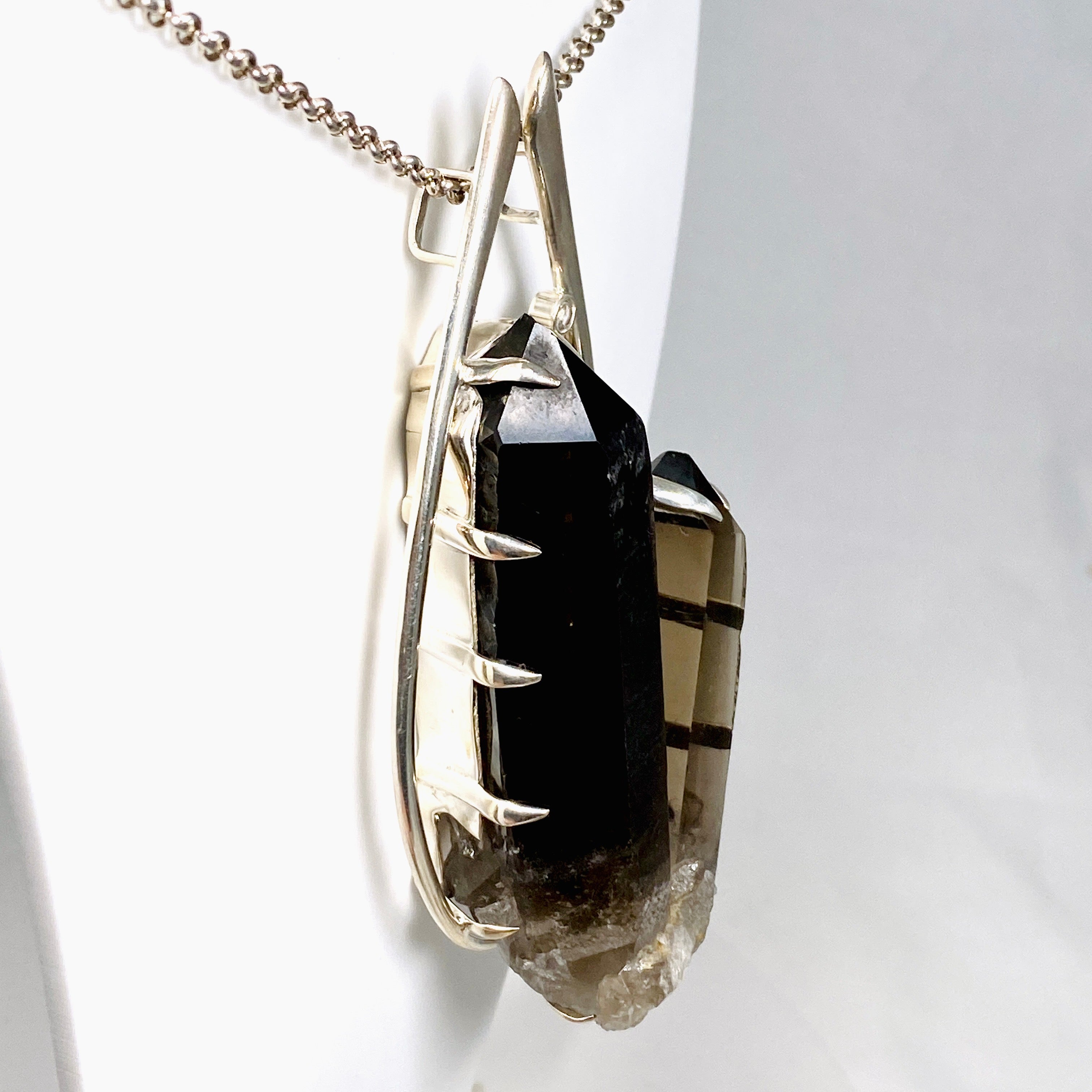 Natural Smokey Quartz Crystal Pendant Necklace - Healing Stone Jewelry for Women & Men - Perfect for Meditation, Energy Cleansing & Spiritual Gifts