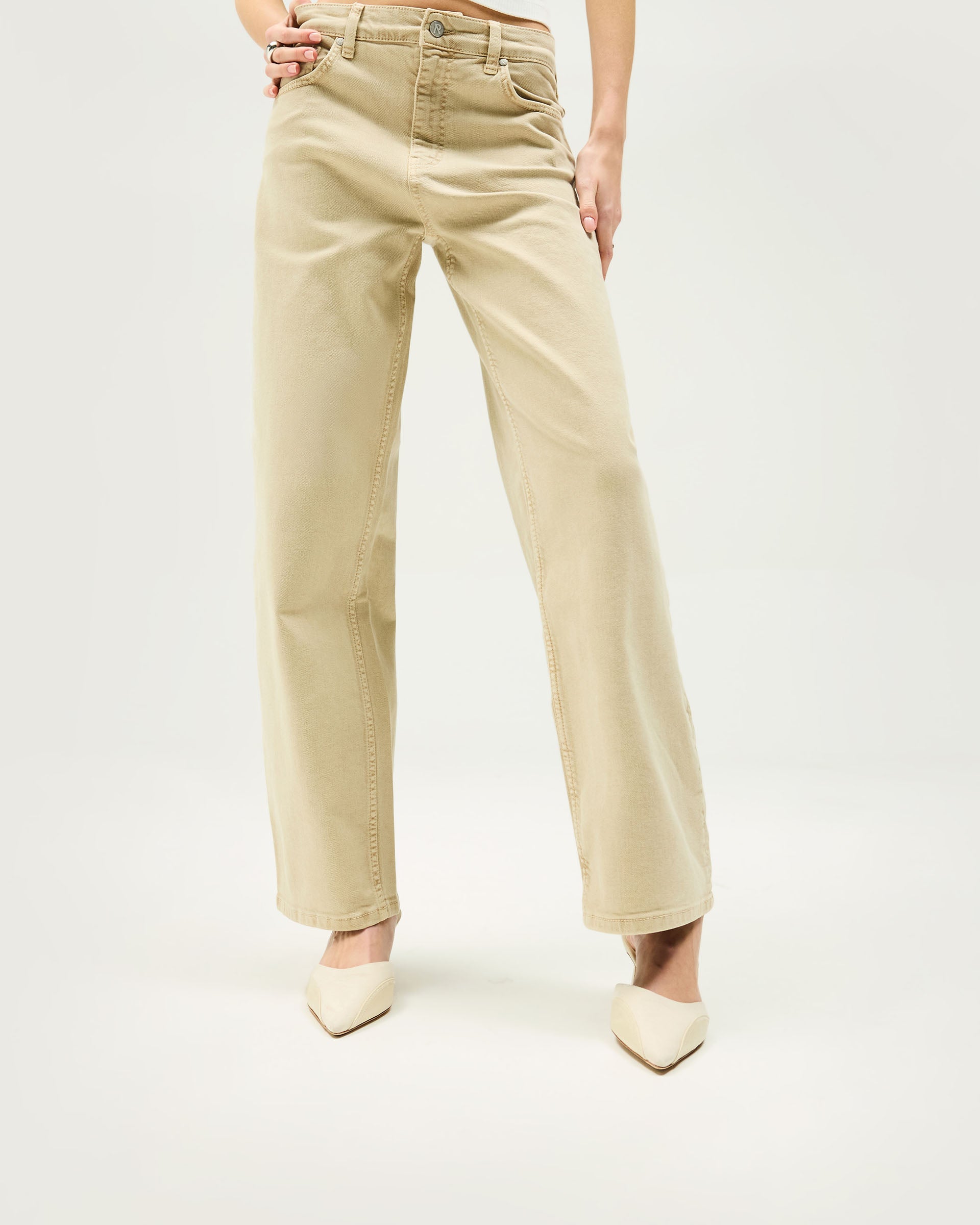 Balloon Leg Jeans in Iced Latte Color - Trendy High-Waisted Wide Leg Pants for Women | Perfect for Casual Outfits, Streetwear & Boho Fashion