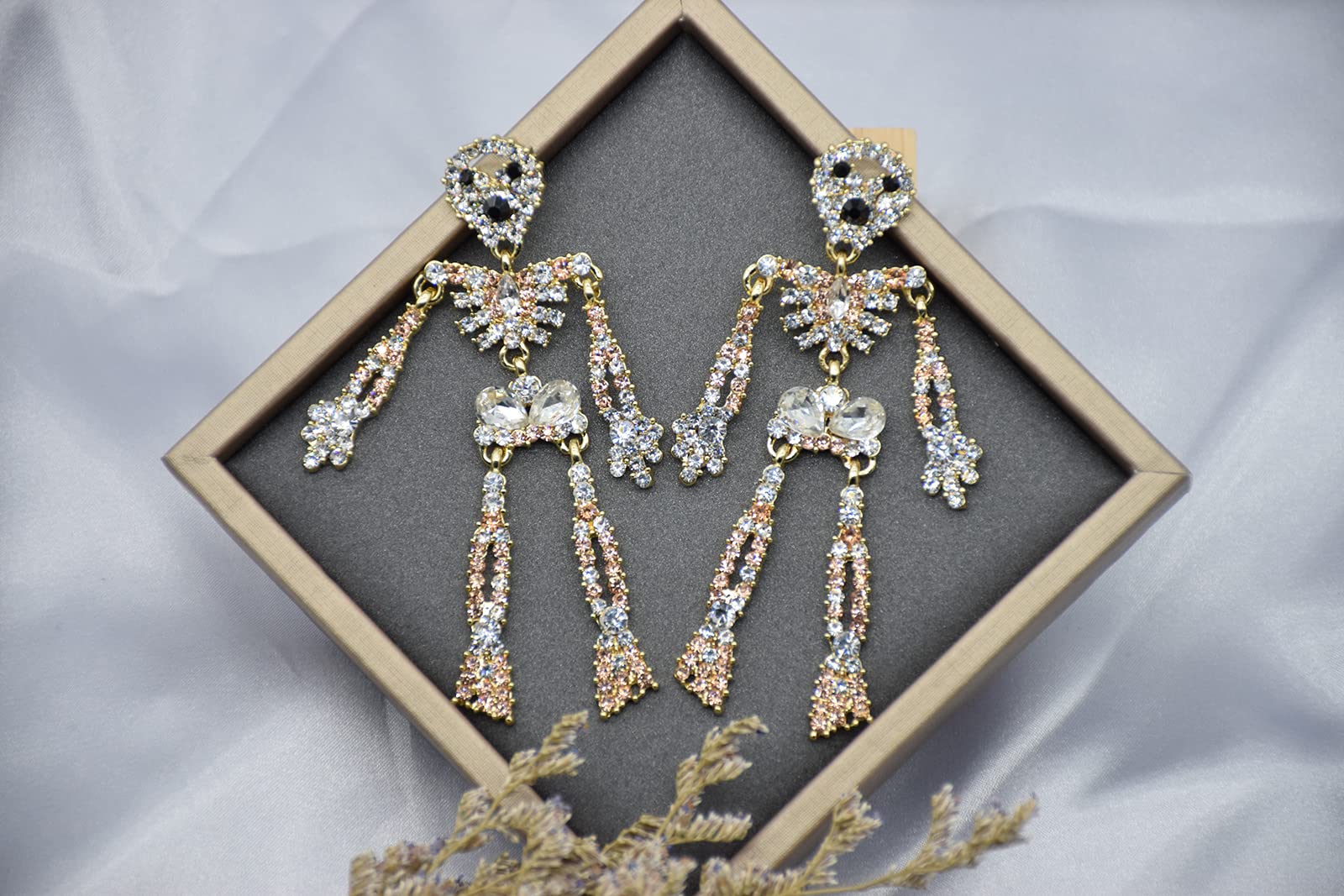 Gothic Skull Dangle Earrings for Women - Halloween Crystal Skeleton Earrings with Rhinestones, Bling Party Jewelry Set for Costume, Cosplay, and Gothic Fashion
