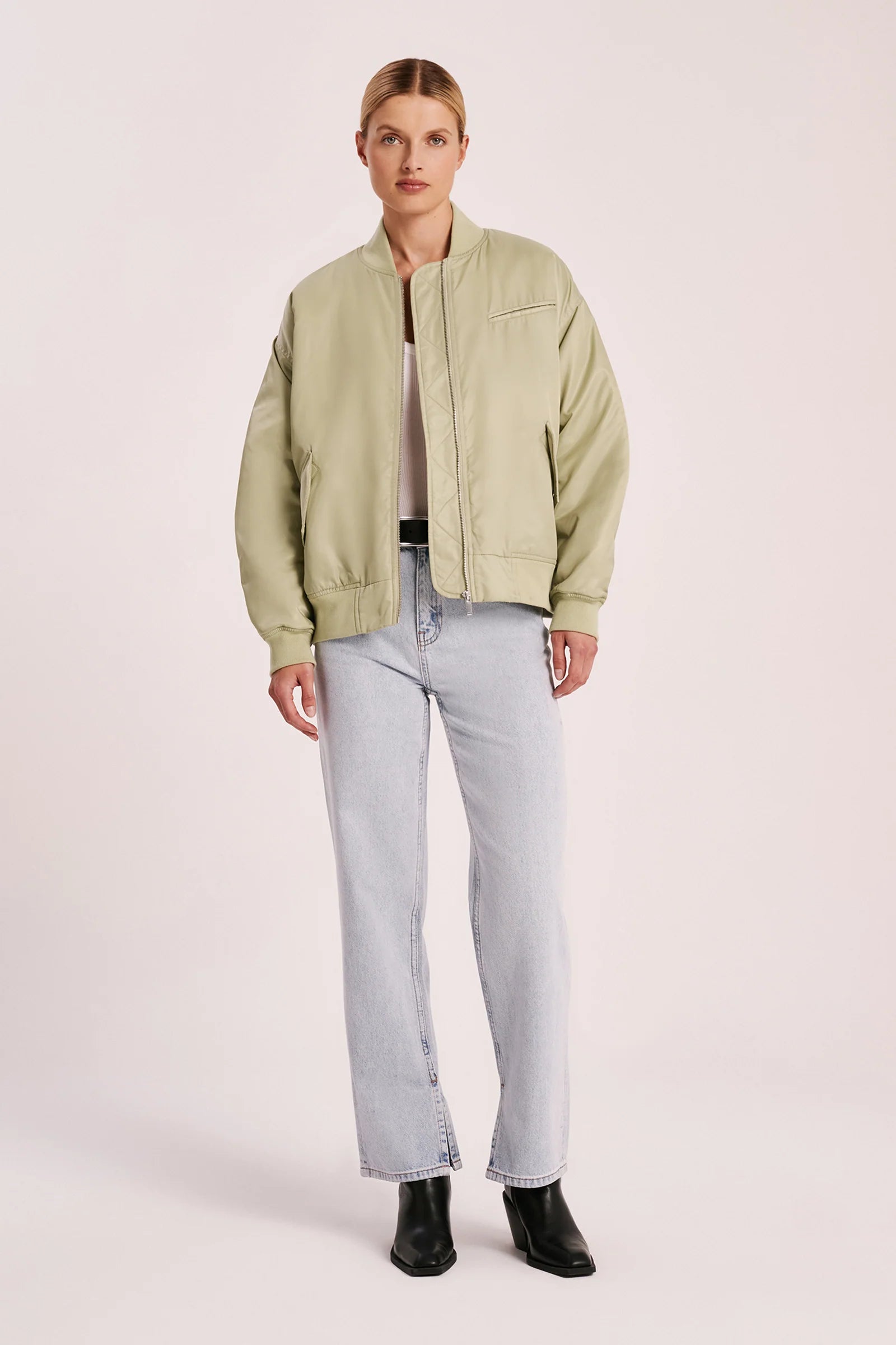 ALCOTT BOMBER JACKET - Stylish Bayleaf Green Lightweight Windbreaker for Men & Women | Perfect for Outdoor Activities, Travel & Casual Wear