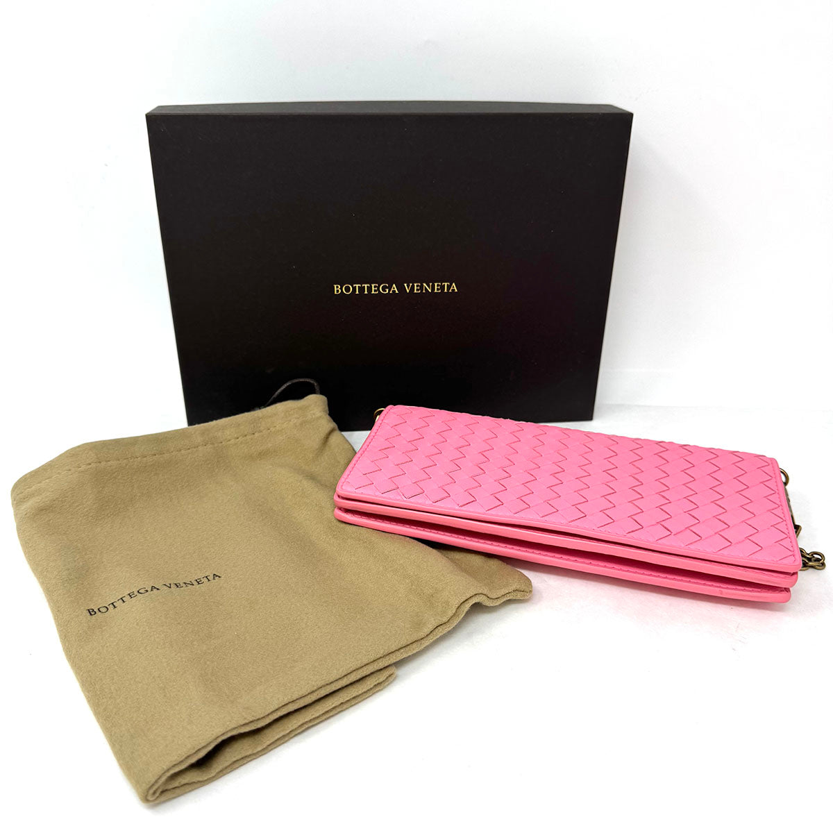 Bottega Veneta Intrecciato Leather Chain Wallet - Women's Designer Crossbody Bag for Everyday Use & Evening Out
