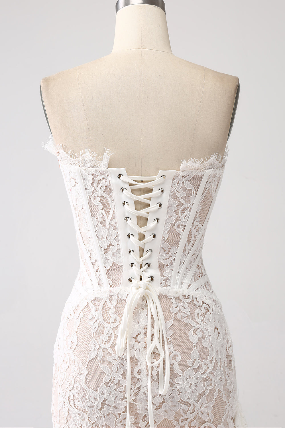 Elegant White Lace Short Graduation Dress with Lace-Up Back - Perfect for Graduation Ceremonies, Proms, and Formal Events