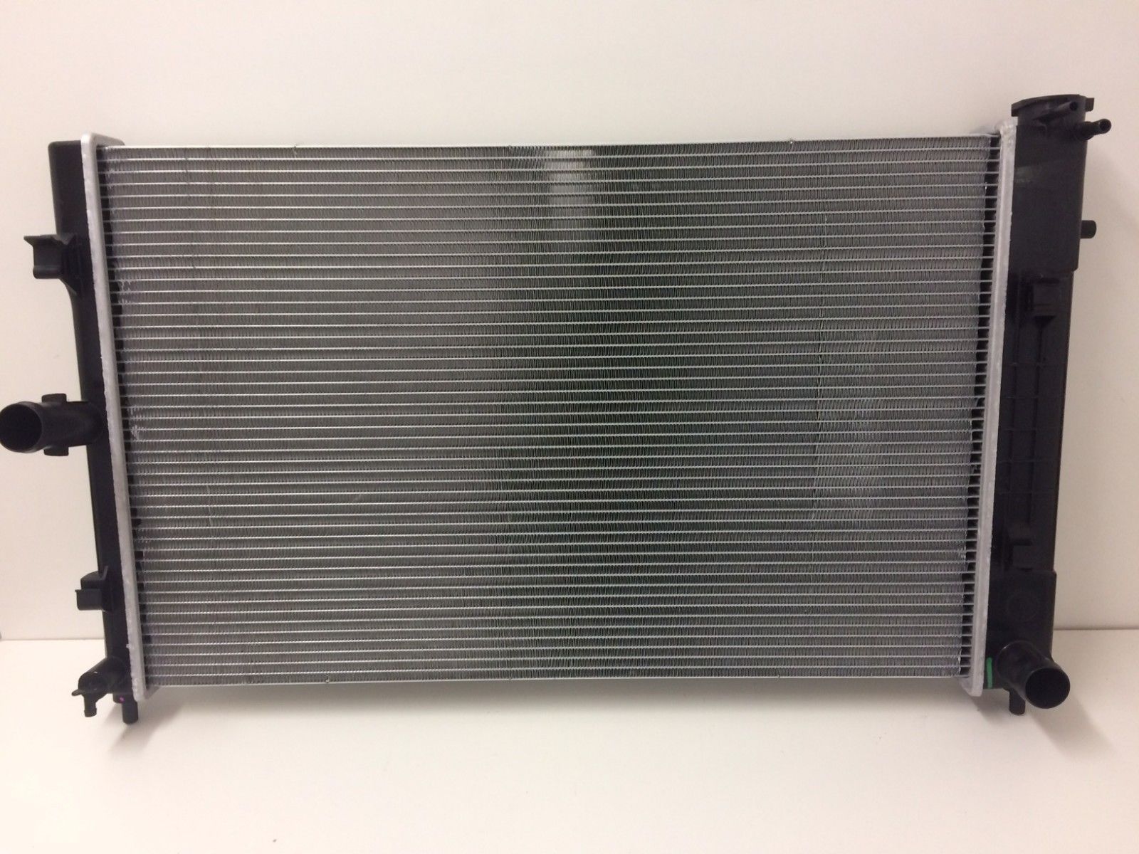 Genuine Holden VZ Commodore & WL Statesman V8 Manual Transmission Radiator - Compatible with L76 L98 Engines - Perfect for Engine Cooling System Replacement & Performance Upgrades