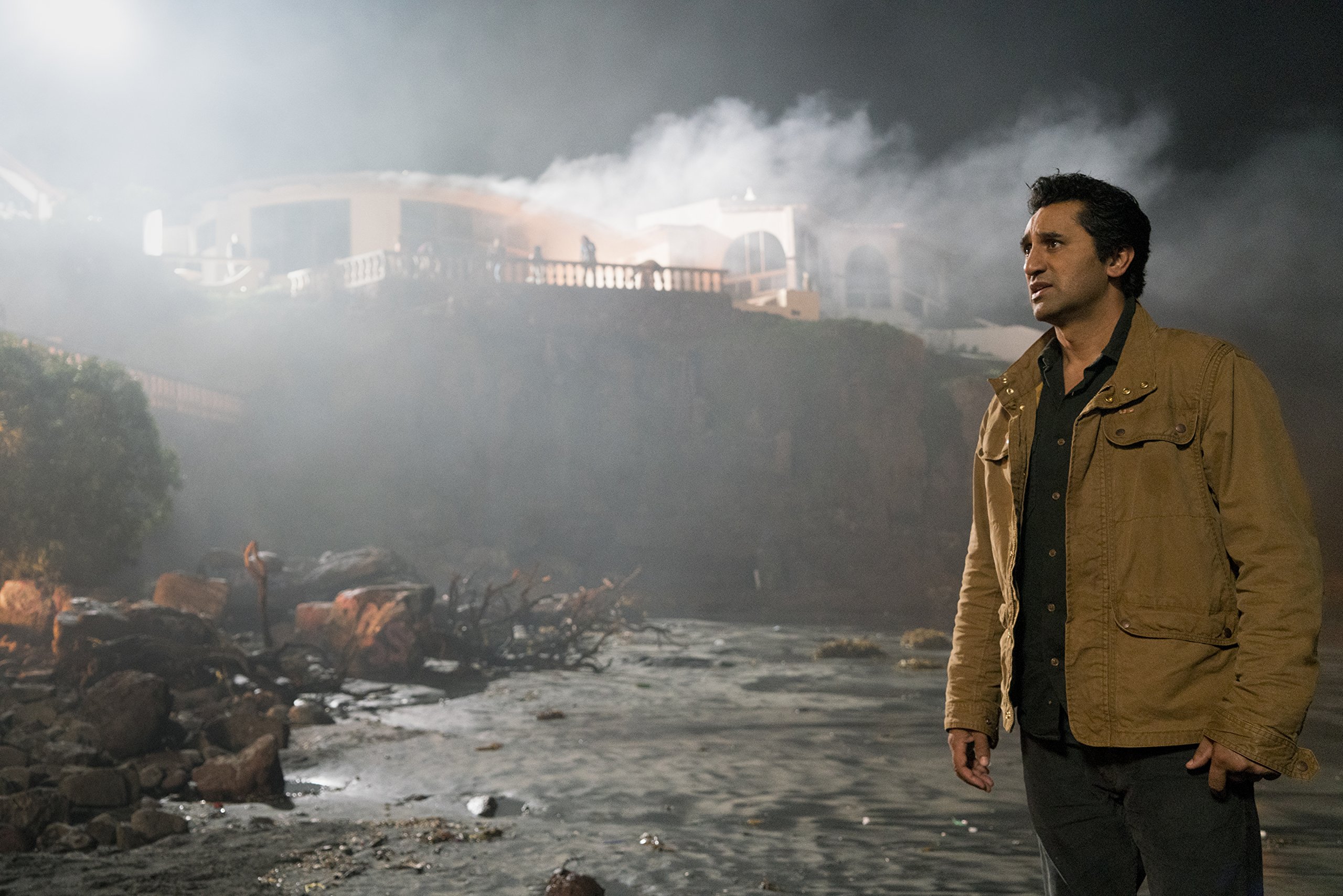 Fear The Walking Dead DVD - Complete Season Box Set | Horror TV Series for Fans | Perfect for Halloween Movie Nights & Zombie Lovers