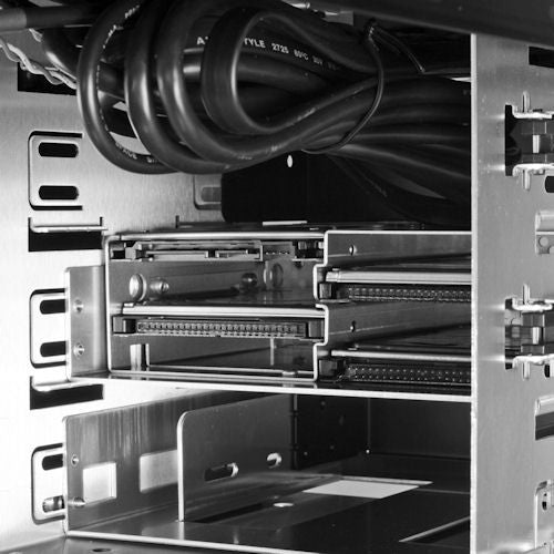 Lian Li BZ-525B Black Internal 5.25 Inch HDD/SSD Mounting Bracket Kit - Perfect for PC Case Drive Installation and Expansion