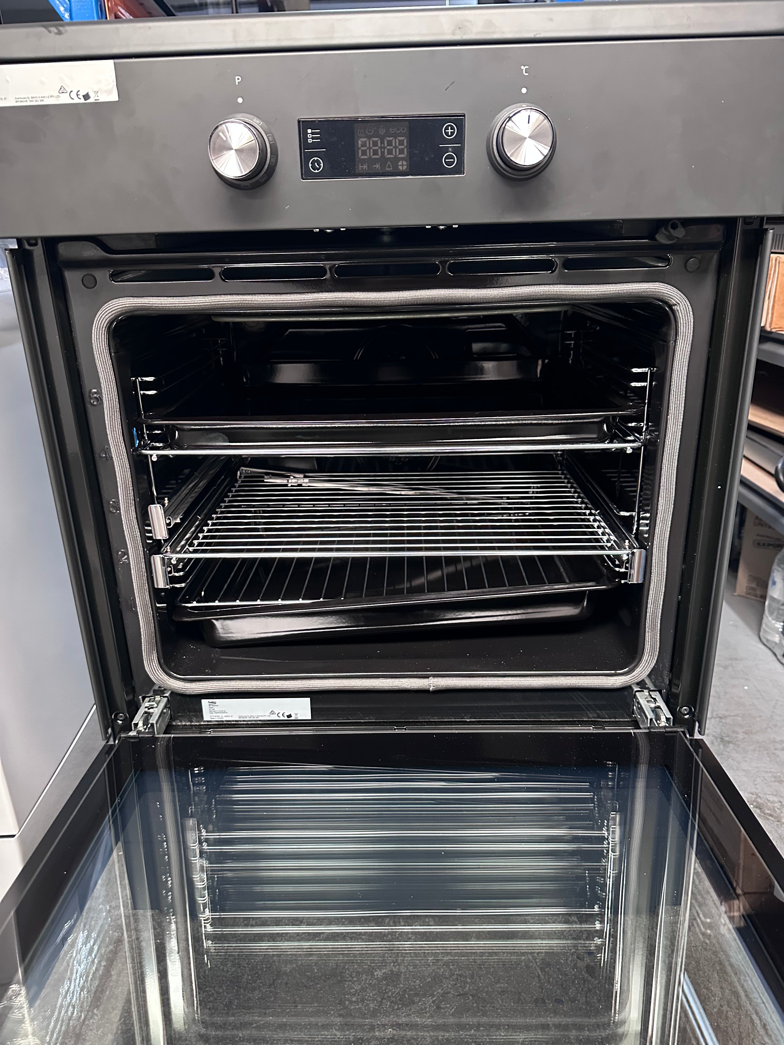 Beko 60cm Freestanding Induction Cooker with Pyrolytic Oven - BFC60IPAN [Factory Second] | Energy Efficient Electric Range for Modern Kitchens | Perfect for Baking, Roasting & Family Cooking