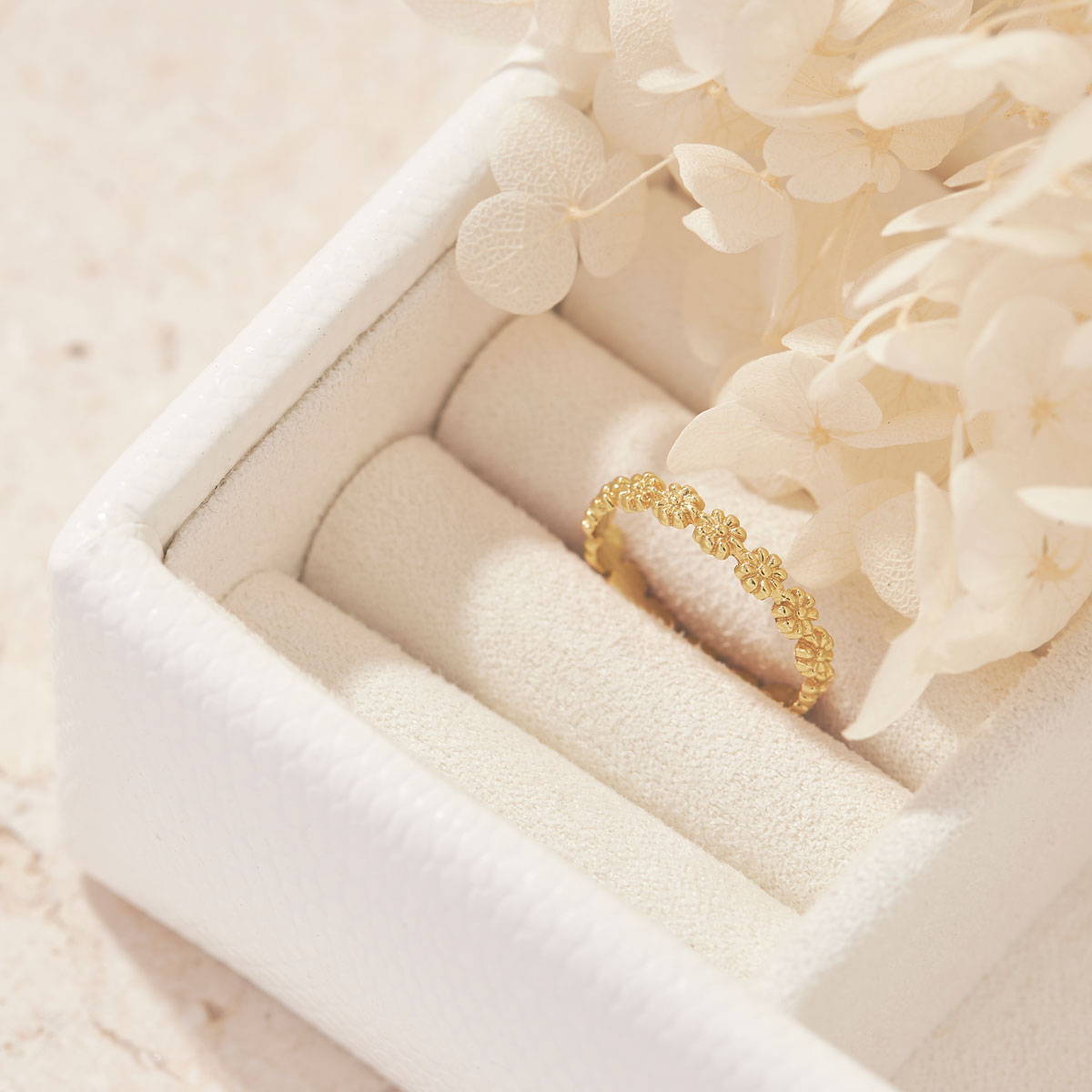 Dainty Wild Flower Ring - 14K Gold Plated Floral Jewelry for Women, Elegant Gift for Her - Perfect for Weddings, Parties & Everyday Wear