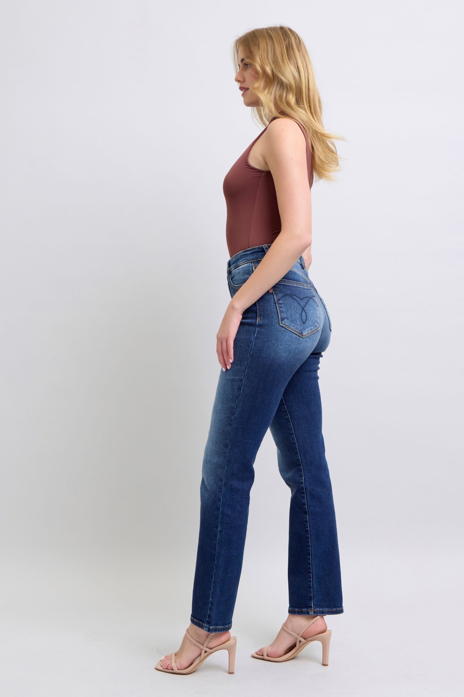 Judy Blue Women's Full Size Washed Straight Leg Jeans with Pockets - Comfortable Denim Pants for Casual Wear & Everyday Outfits