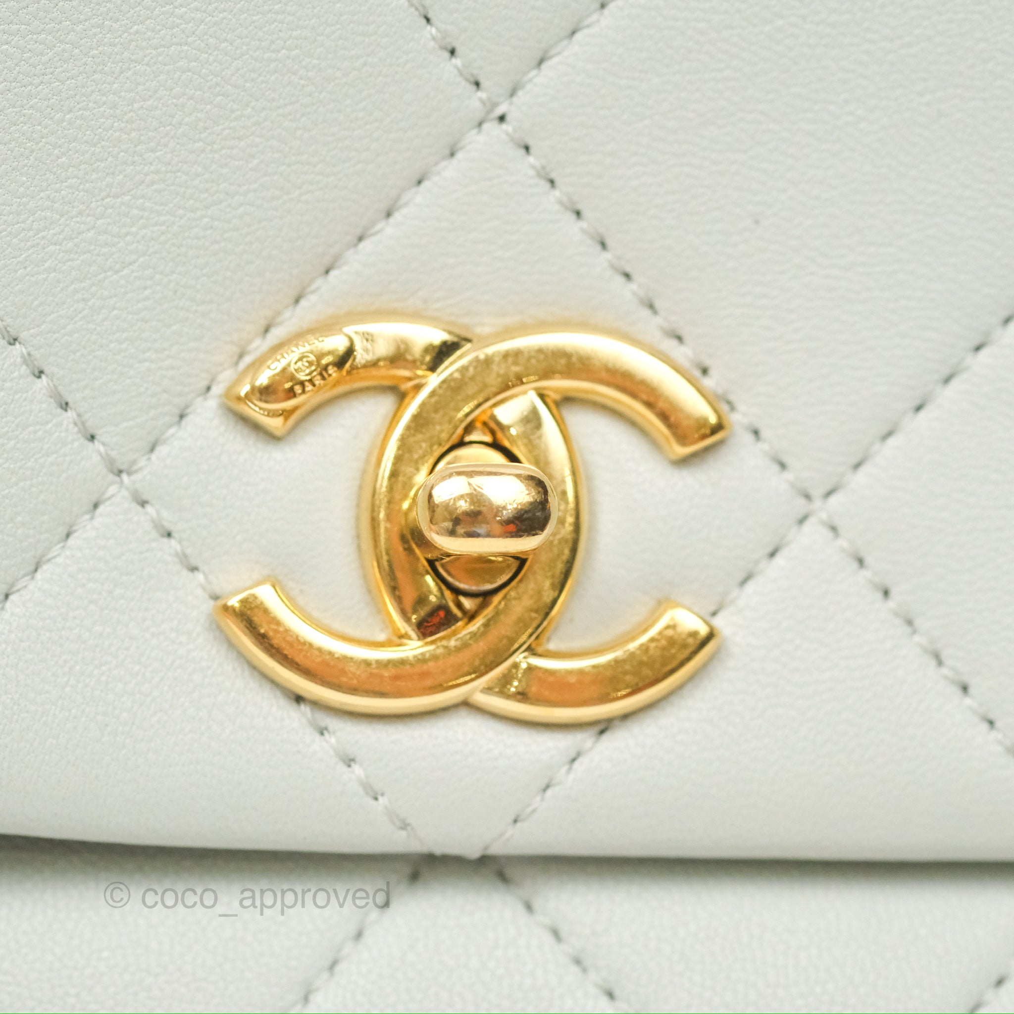 Chanel Classic Flap Bag with Chain Handle in Light Grey Calfskin & Aged Gold Hardware - Perfect for Evening Events, Date Nights & Luxury Fashion Accessories