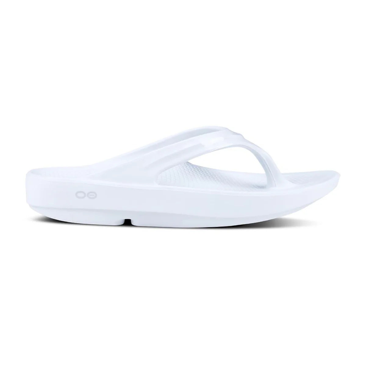 Oolala Women's Comfortable White Sandals - Breathable & Lightweight for Beach, Walking, and Summer Outfits