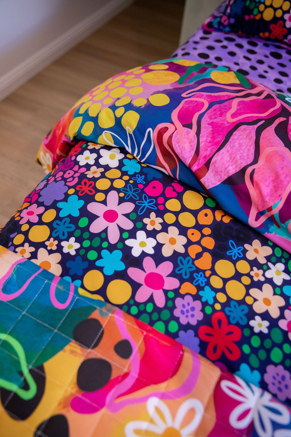 Kasey Rainbow Matilda Quilt Cover Set - Soft & Stylish Bedding for Cozy Nights - Perfect for Master Bedrooms, Guest Rooms & Dorm Decor