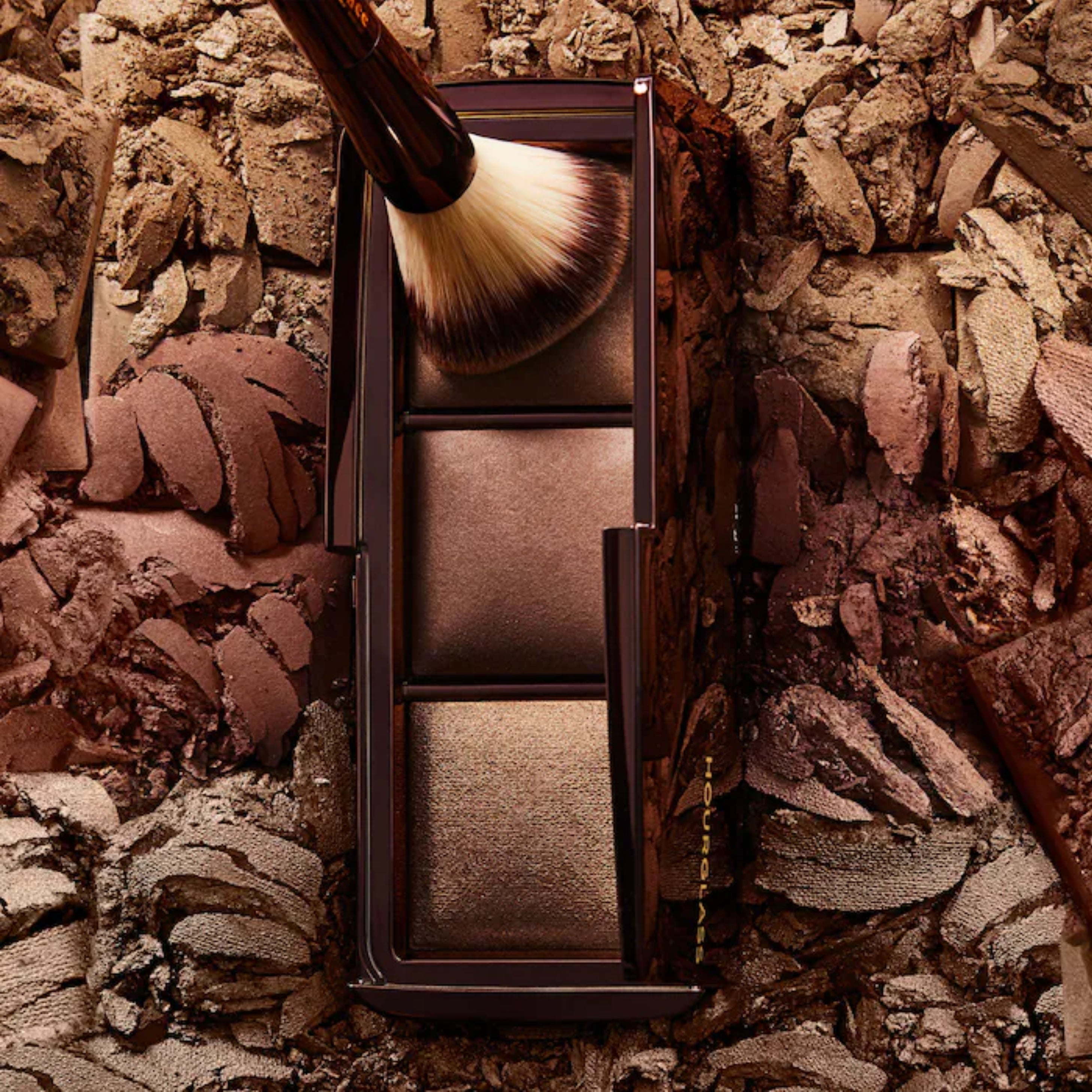 Hourglass Ambient® Lighting Palette - Soft Glow Finishing Powder for Flawless Skin | Highlight, Contour & Set Makeup | Perfect for Everyday Wear & Special Occasions
