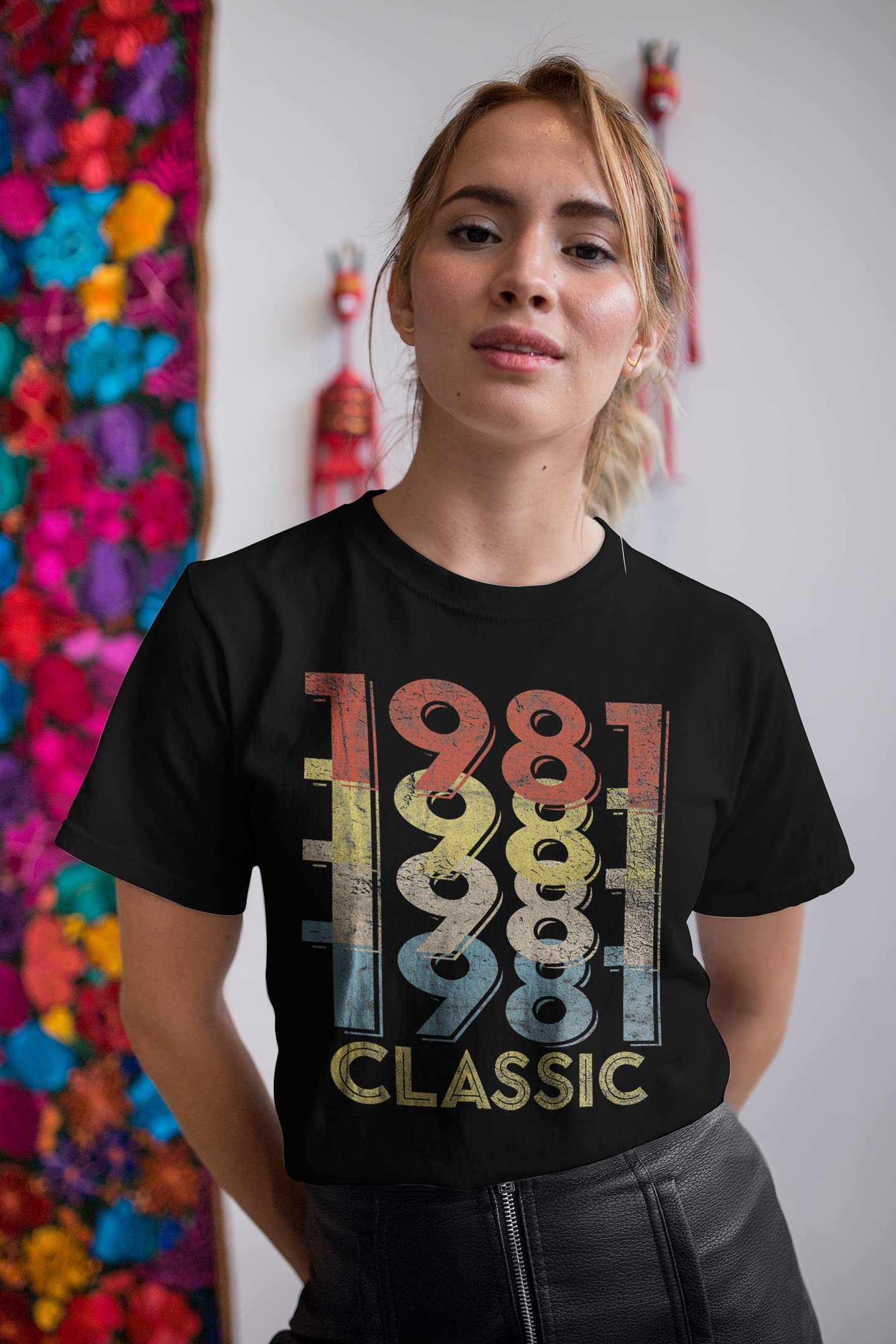 1981 Vintage 44th Birthday T-Shirt for Women - Classic Retro Design - Perfect Gift for 44 Year Old Women - Birthday Party, Casual Wear & Special Occasions