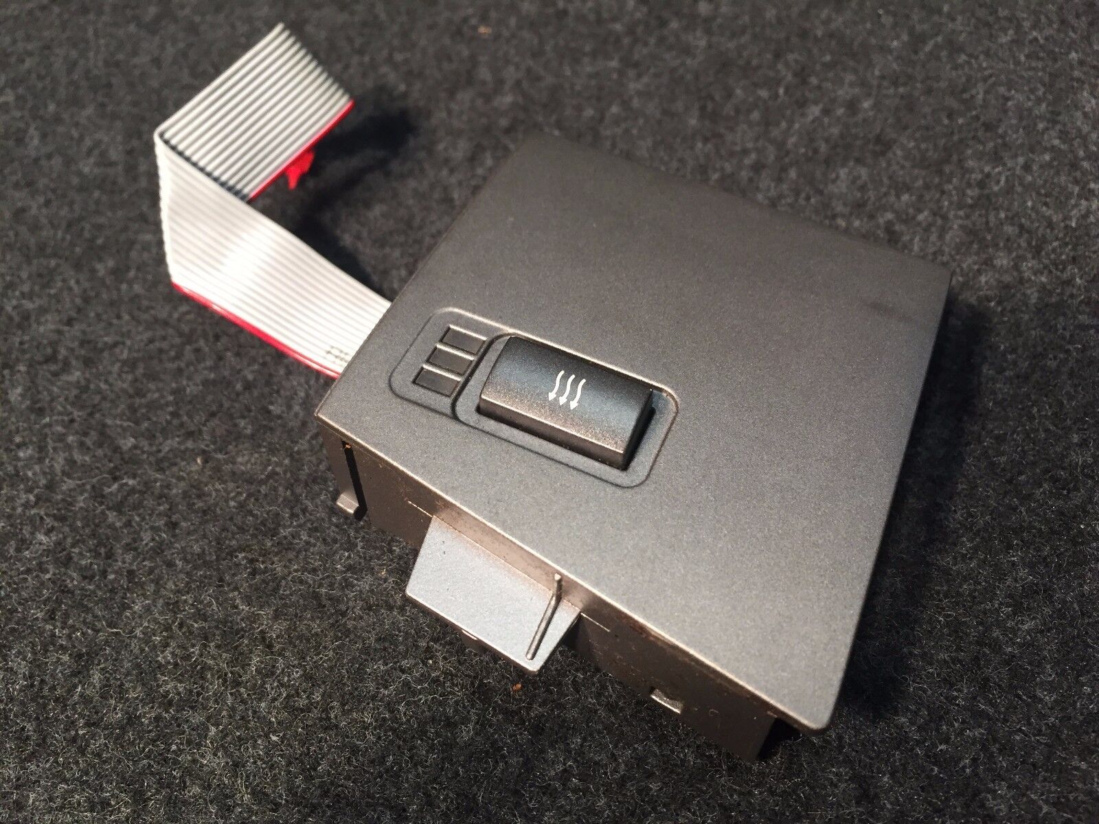 02 03 04 05 BMW 745i 745Li E65 Right Passenger Side Heated Seat Switch OEM - Perfect for Winter Comfort & Car Interior Upgrades