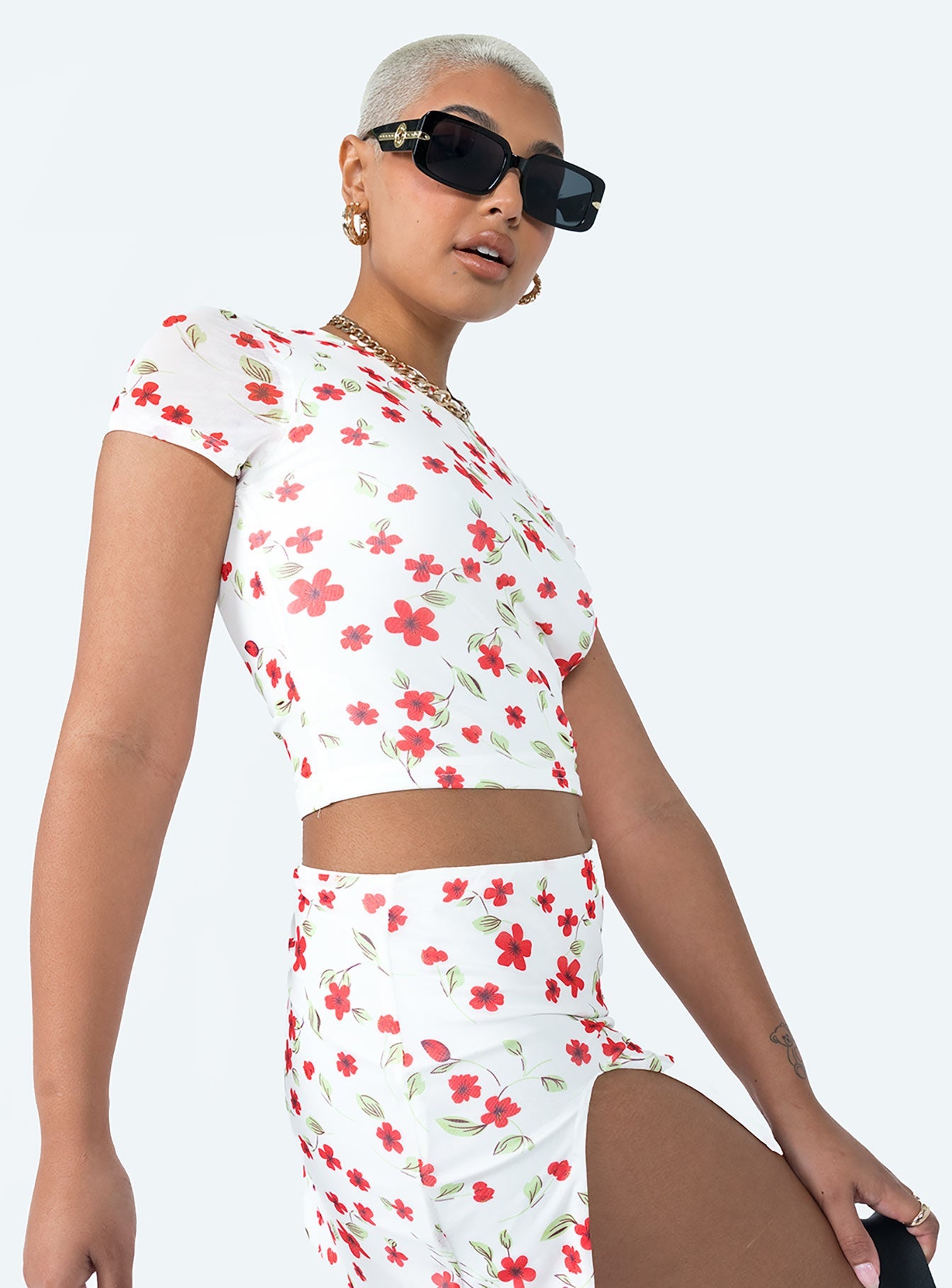 Bold Move Top White Floral Print Blouse - Elegant Women's Fashion Tops for Office, Party & Date Night Outfits
