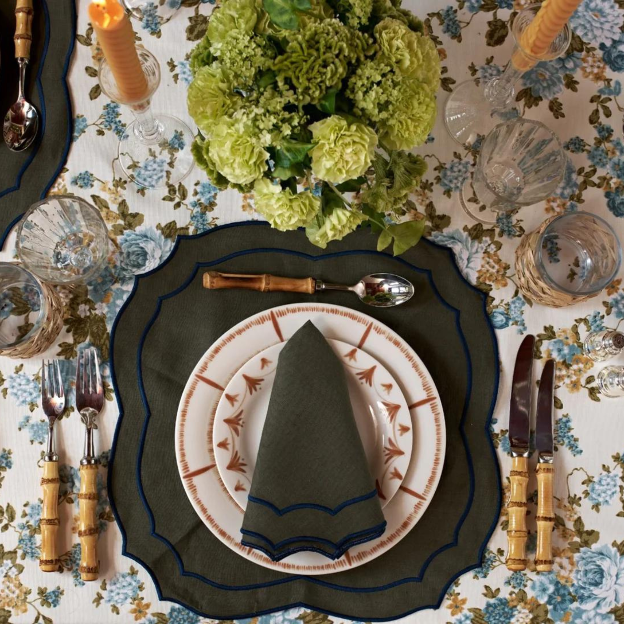 Elegant Blue Floral Tablecloth - Waterproof & Wrinkle-Resistant for Weddings, Parties & Home Decor