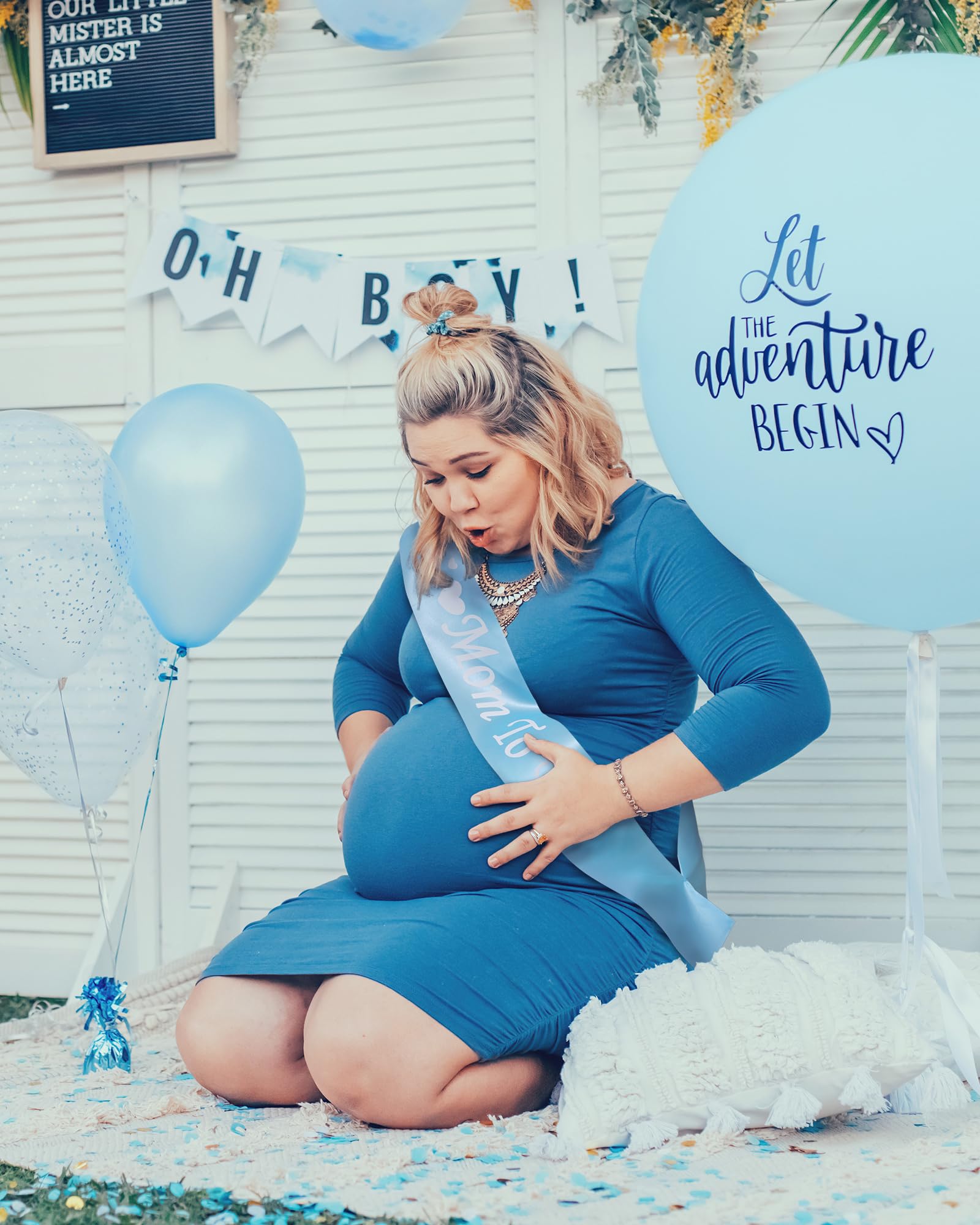 Mom to Be Sash & Corsage Pin Set - Baby Shower Decorations for Maternity Dress & Pregnancy Photos - Gender Reveal Party Supplies, Mommy to Be Gifts (Perfect for Maternity Photoshoots & Gender Reveal Parties)