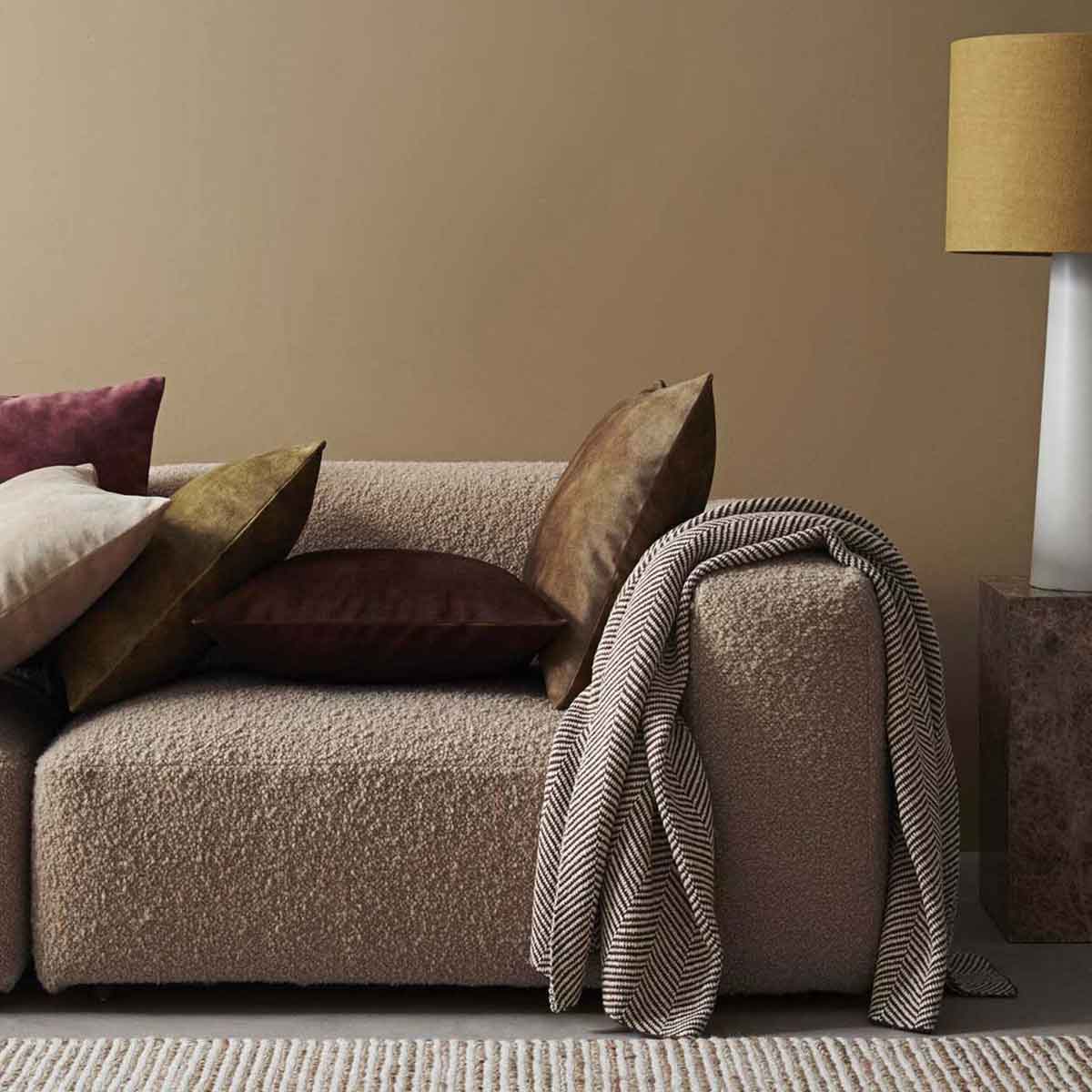 Ava Braiding Hair Cushion - Soft & Comfortable for Salon & Home Hair Styling | Perfect for Braiding, Weaving & Extensions