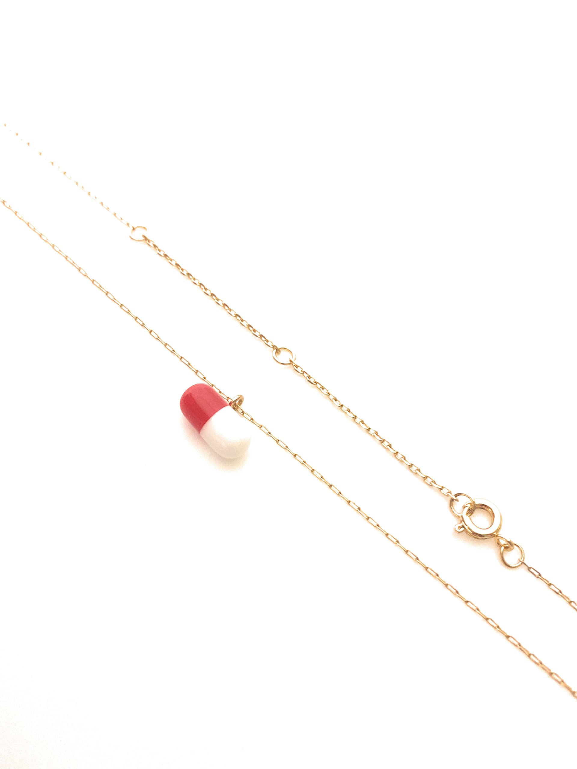 Fashion Chill Pill Pendant Charm Necklace in Gold & Black - Trendy Statement Jewelry for Women, Perfect for Parties, Gifts & Everyday Wear