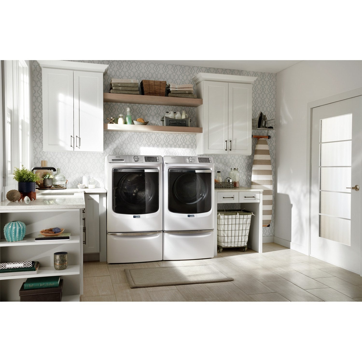 Maytag White Front Load Washer 5.8 cu ft & Gas Dryer 7.3 cu ft Laundry Set MHW8630HW/MGD8630HW - Perfect for Large Families & Heavy Duty Laundry Needs