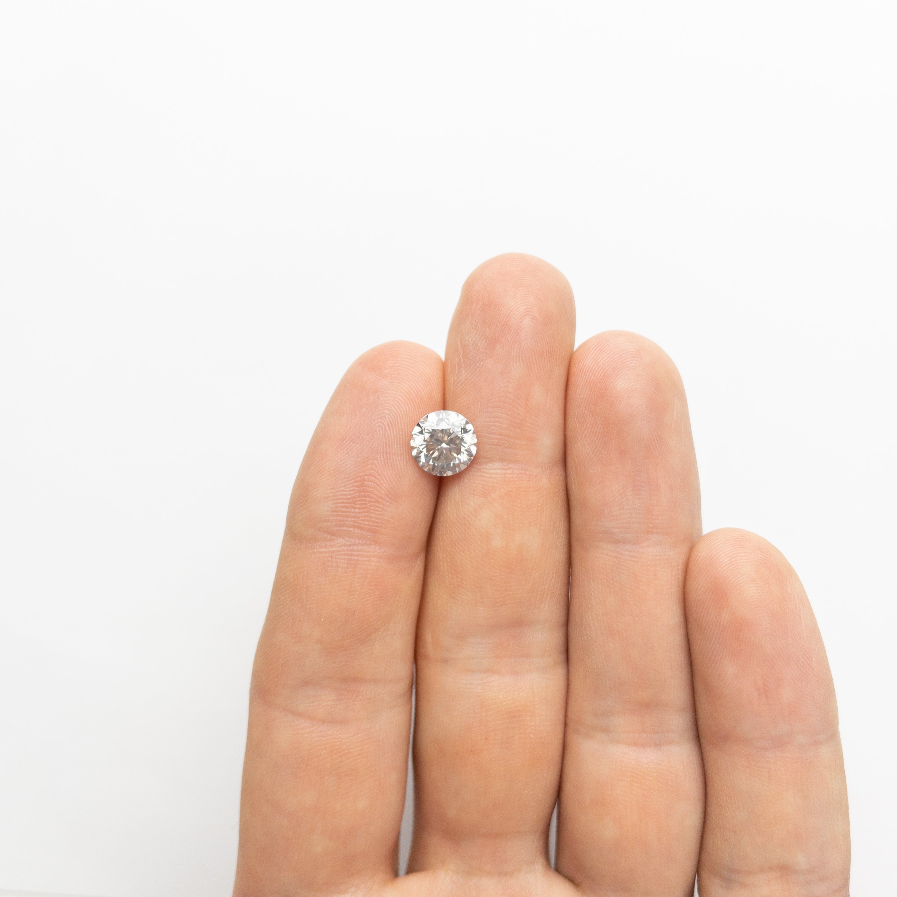 2.71ct Fancy Grey Round Brilliant Cut Diamond - 8.45x8.43x5.80mm SI2+ Clarity - Perfect for Engagement Rings & Fine Jewelry
