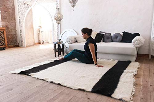Handwoven White Organic Shaggy Rug - Moroccan Tribal Kilim Flokati Accent Rug for Bedside, Living Room & Hallway | Mid-Century Modern Berber Striped Design - Perfect for Boho, Farmhouse & Cozy Home Decor